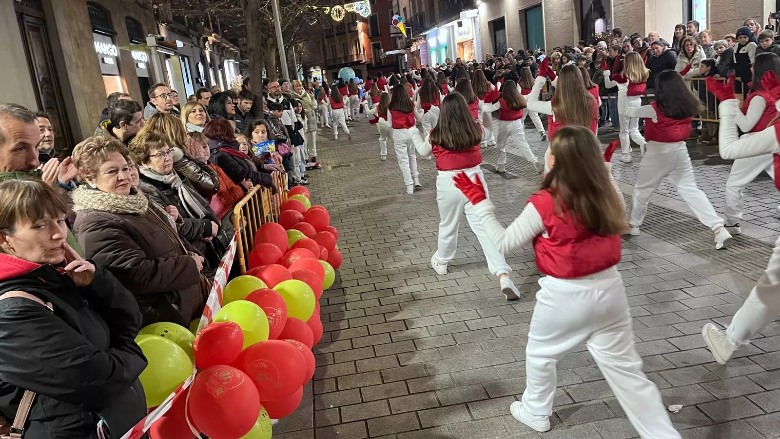 Cabalgata de Reyes Magos de Huesca. Foto Mercedes Manterola