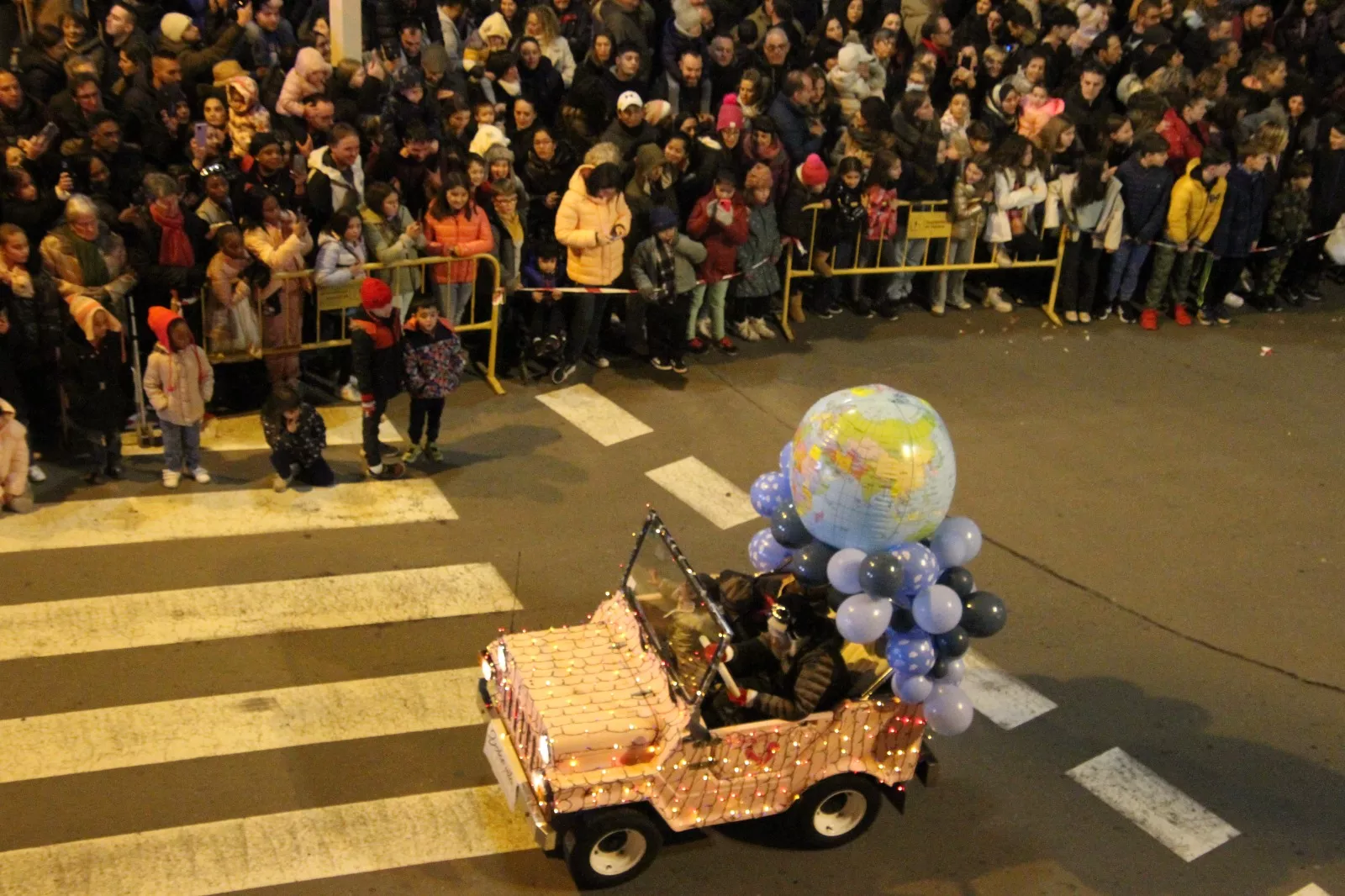 Cabalgata de Reyes Magos de Huesca. Foto Carlos Neofato