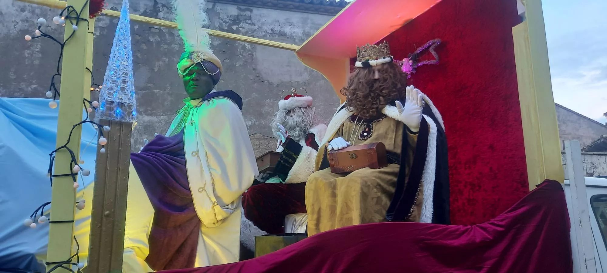 Cabalgata de Reyes de Ayerbe 2025.