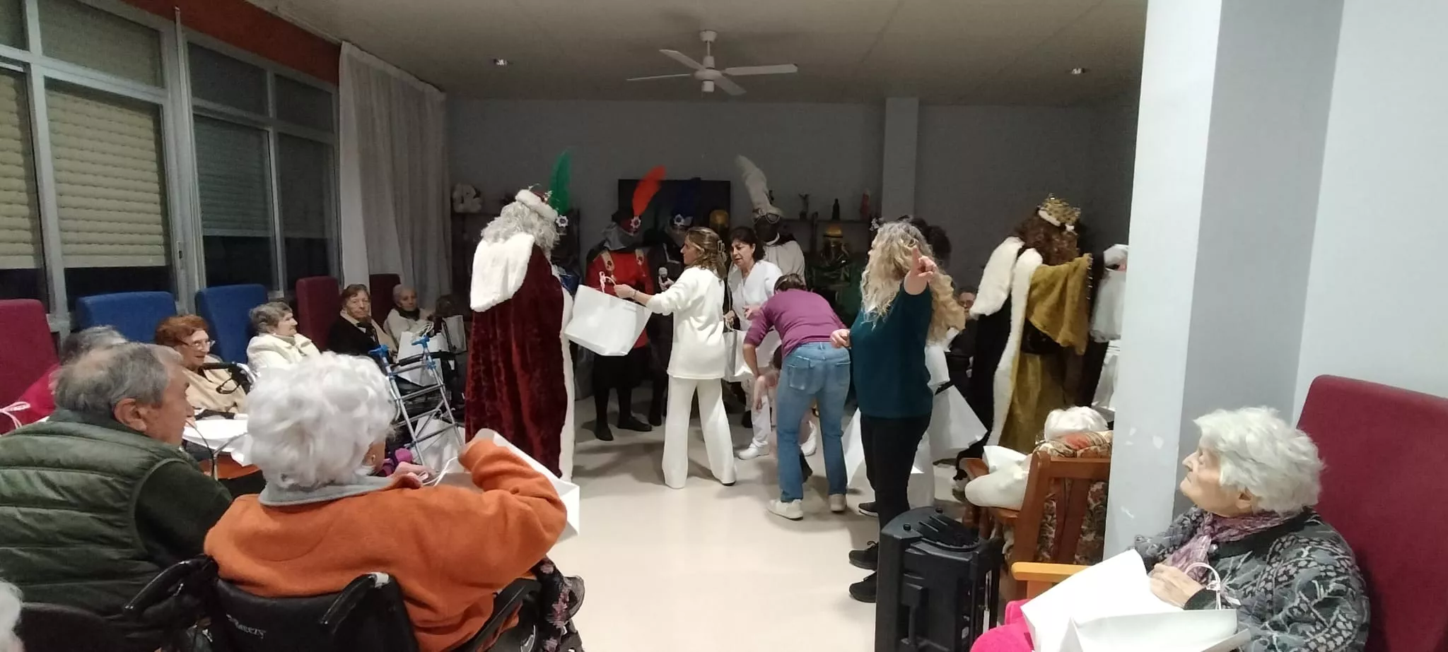 Cabalgata de Reyes de Ayerbe 2025.