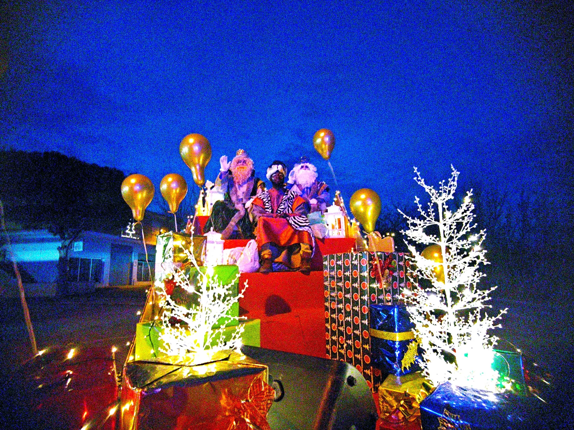  Cabalgata de Reyes Magos en Sariñena. Foto Nati Ballarín