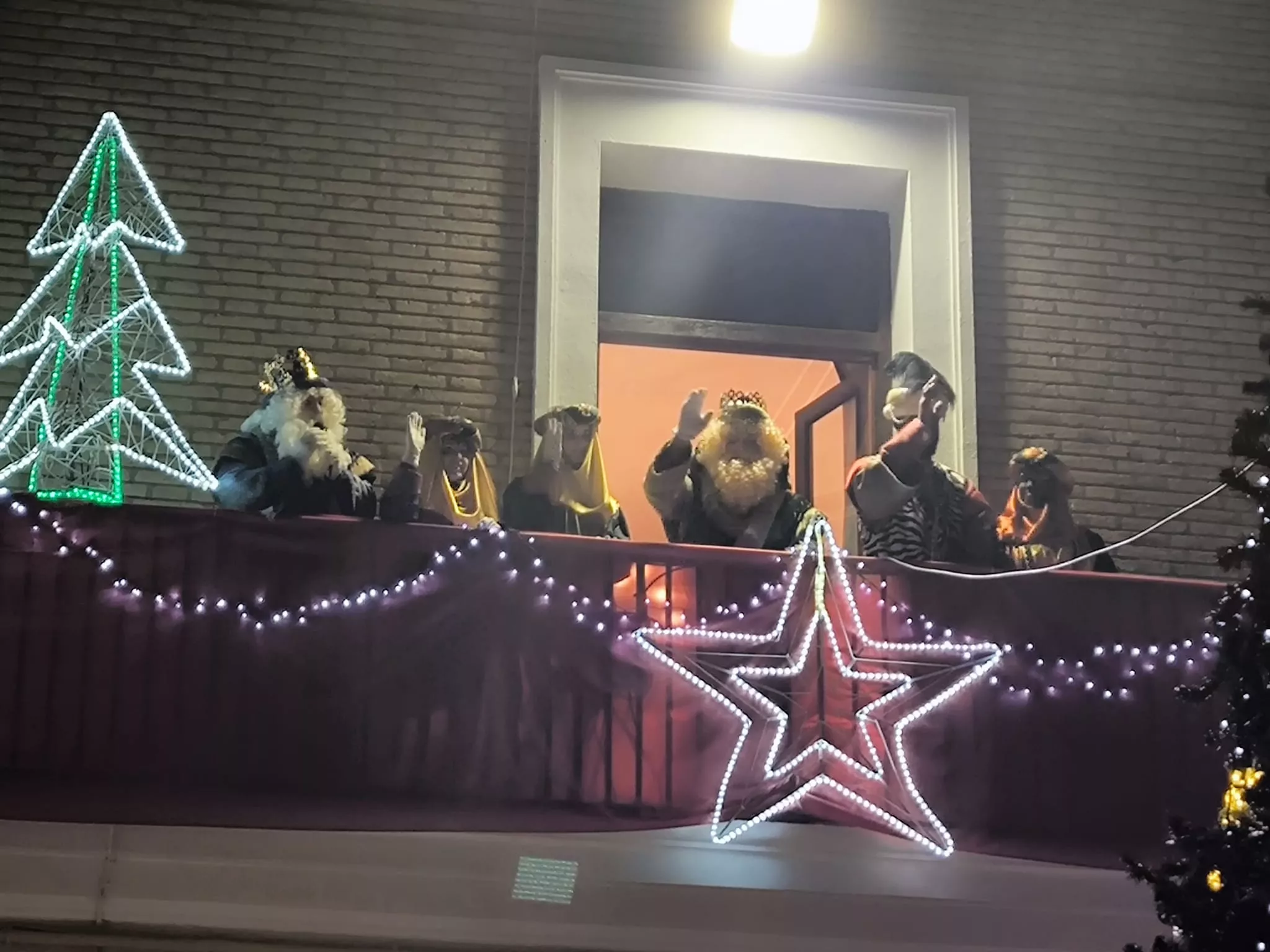  Cabalgata de Reyes Magos en Sariñena. Foto Nati Ballarín