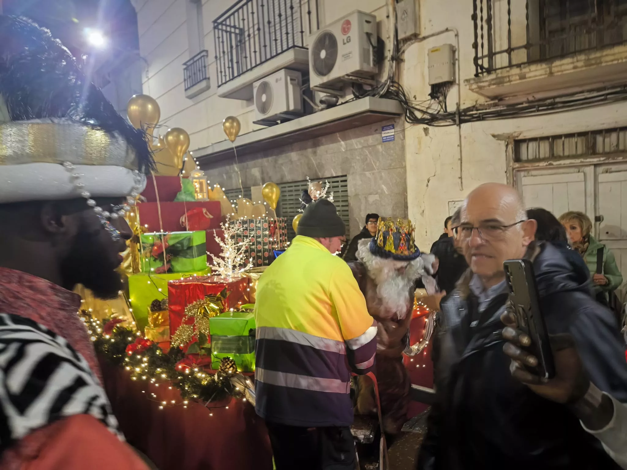  Cabalgata de Reyes Magos en Sariñena. Foto Nati Ballarín