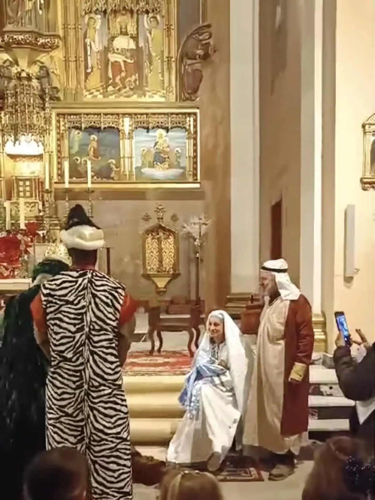  Cabalgata de Reyes Magos en Sariñena. Foto Nati Ballarín