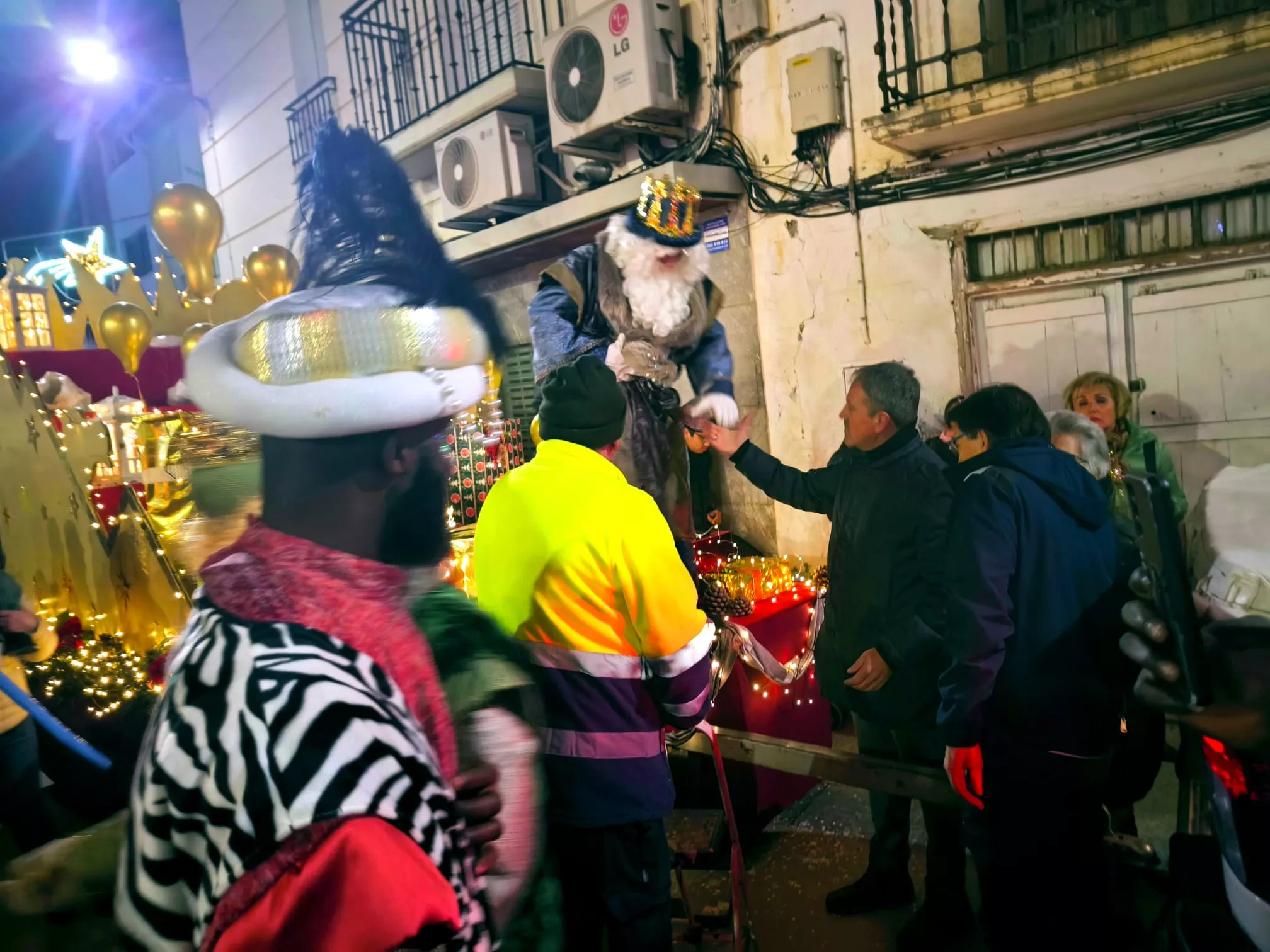  Cabalgata de Reyes Magos en Sariñena. Foto Nati Ballarín
