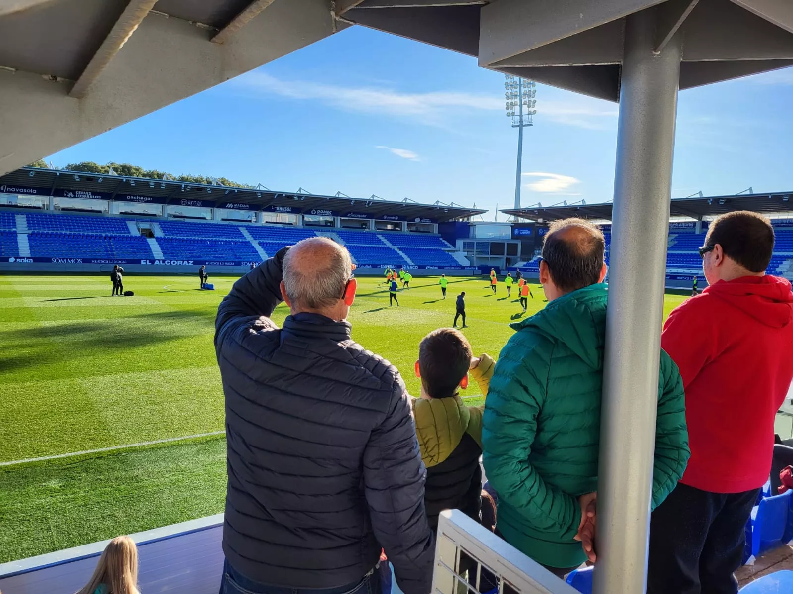 Imágenes del entrenamiento de la SD Huesca a puerta abierta. Foto: Adri Mora