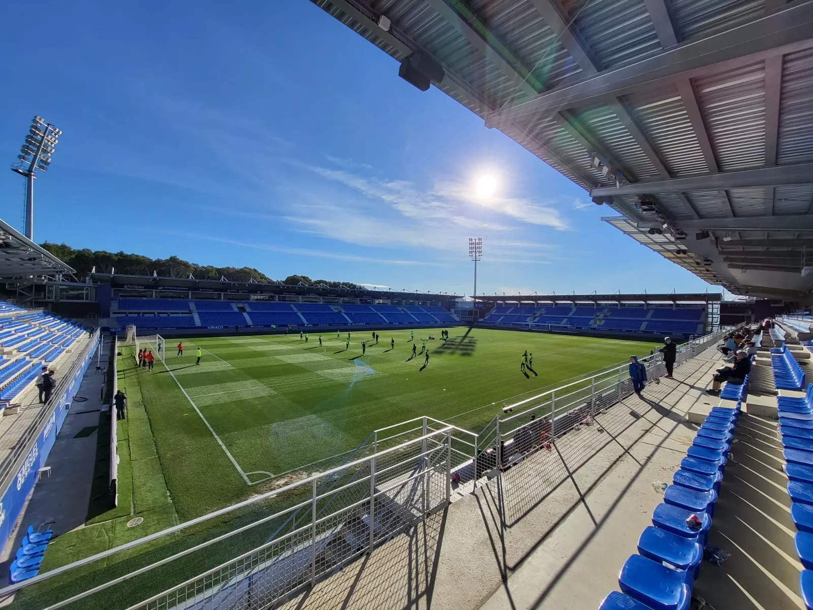 Imágenes del entrenamiento de la SD Huesca a puerta abierta. Foto: Adri Mora