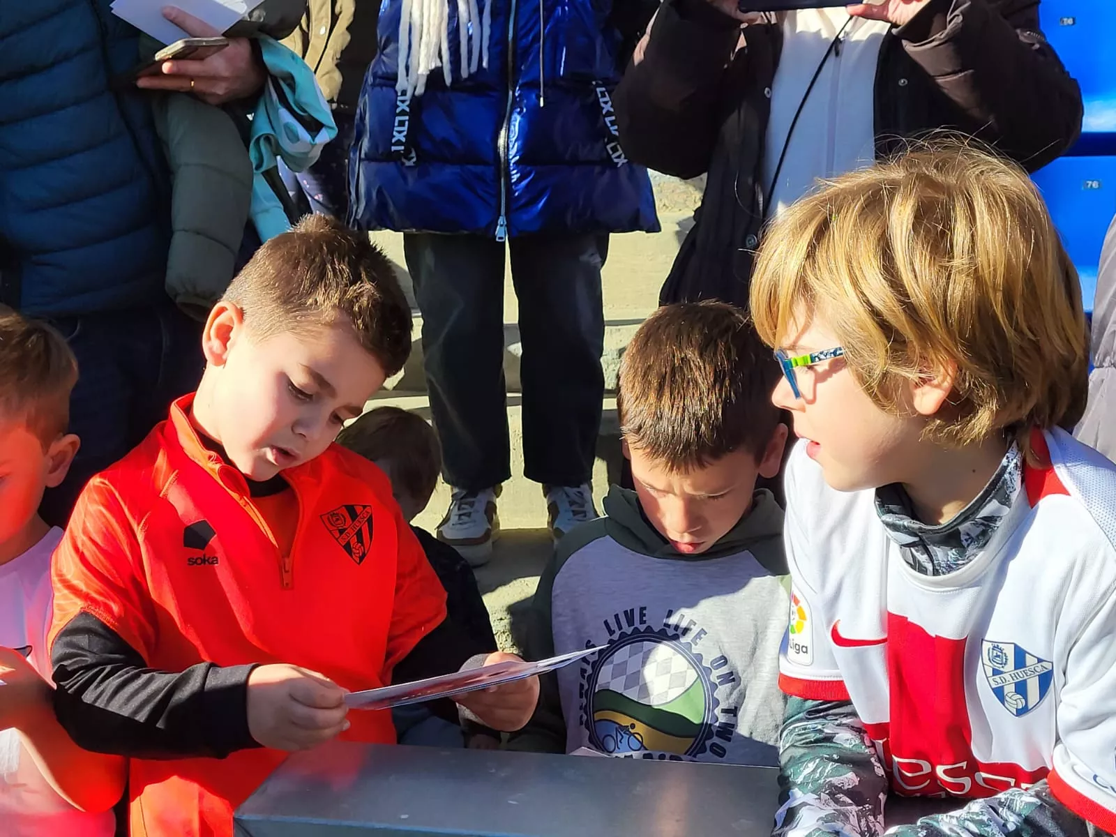 Imágenes del entrenamiento de la SD Huesca a puerta abierta. Foto: Adri Mora