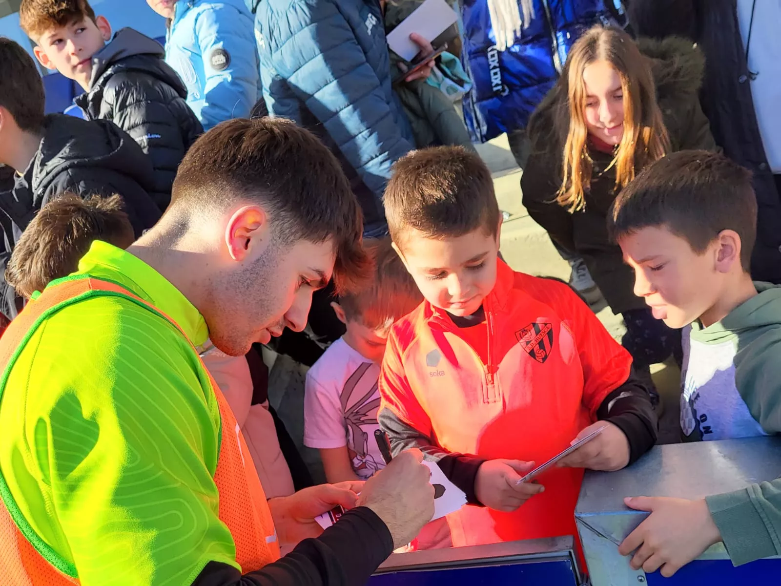 Imágenes del entrenamiento de la SD Huesca a puerta abierta. Foto: Adri Mora