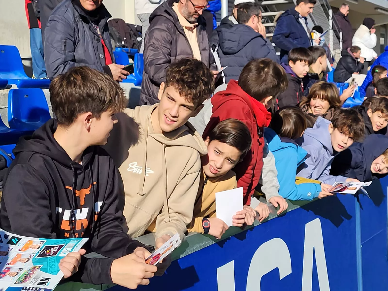 Imágenes del entrenamiento de la SD Huesca a puerta abierta. Foto: Adri Mora