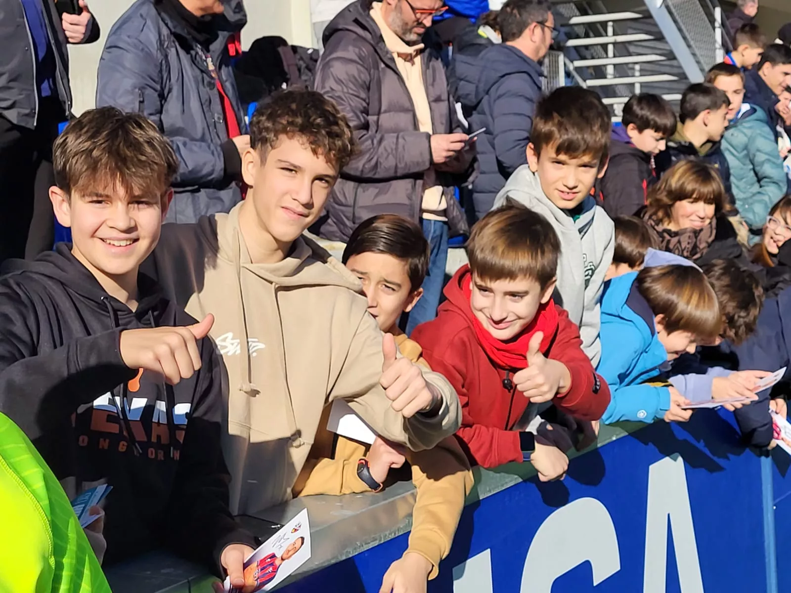 Imágenes del entrenamiento de la SD Huesca a puerta abierta. Foto: Adri Mora