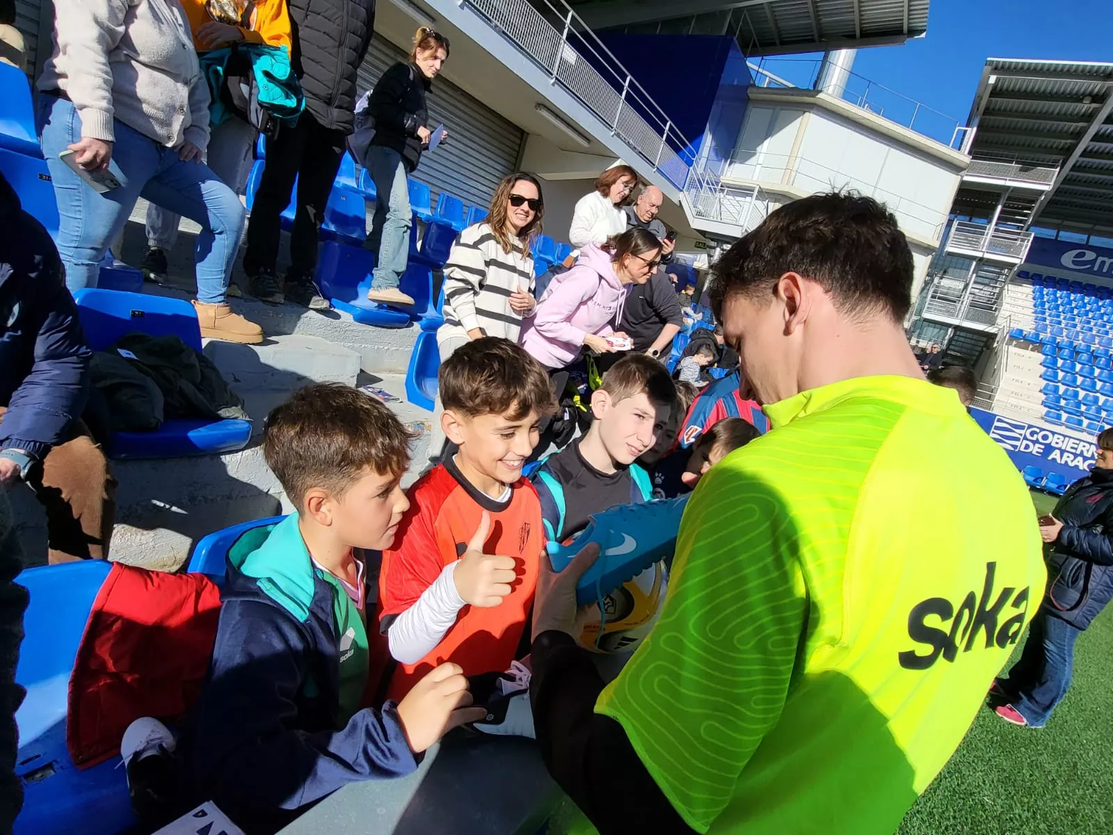 Imágenes del entrenamiento de la SD Huesca a puerta abierta. Foto: Adri Mora