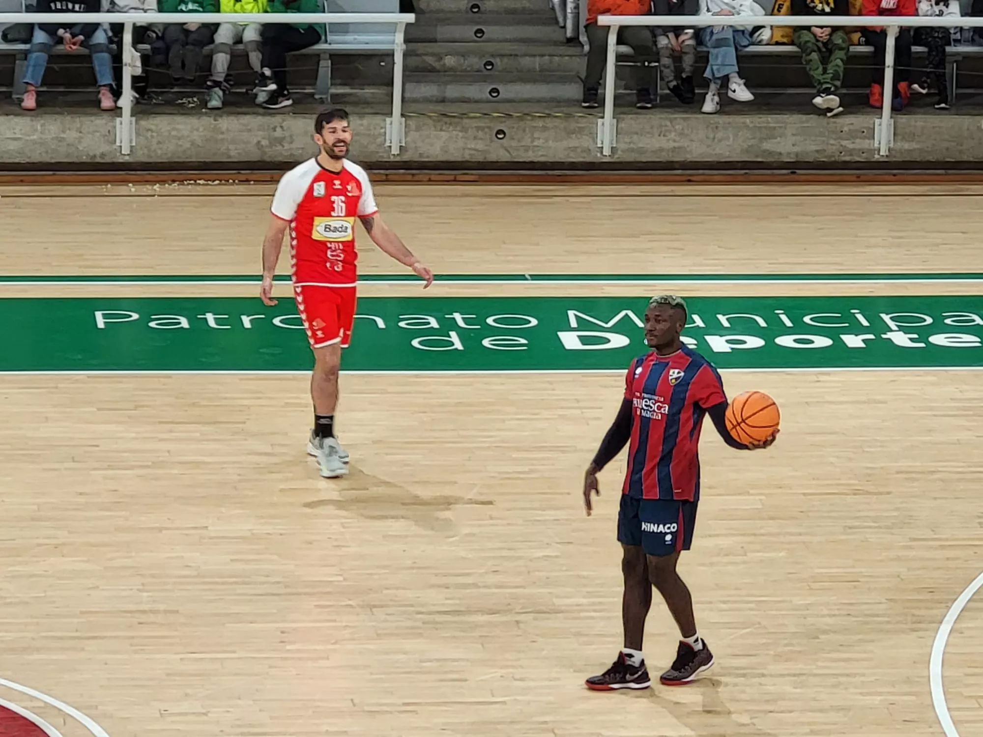 Imágenes de la jornada "Jugando Contra el Cáncer" de Huesca. Foto: Adri Mora