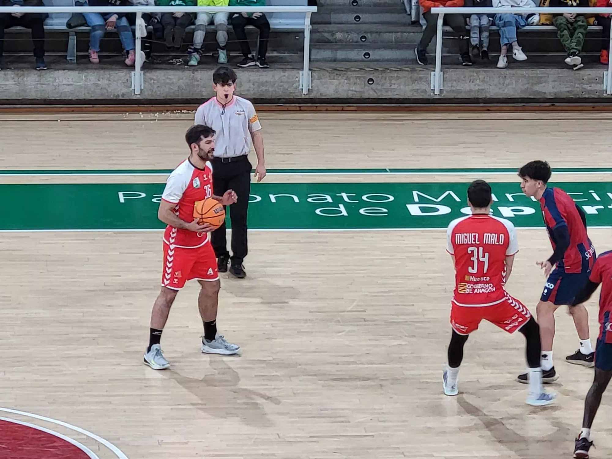 Imágenes de la jornada "Jugando Contra el Cáncer" de Huesca. Foto: Adri Mora