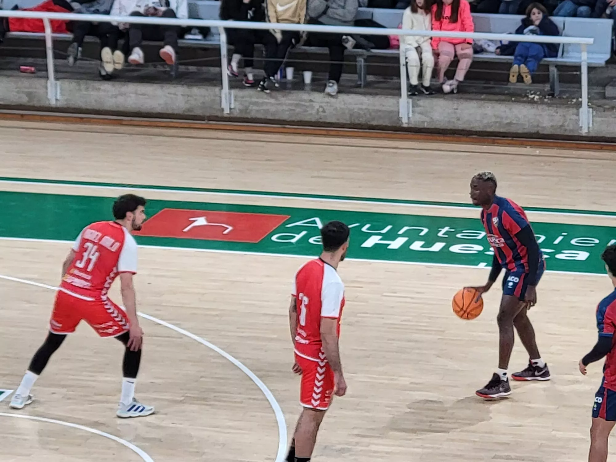 Imágenes de la jornada "Jugando Contra el Cáncer" de Huesca. Foto: Adri Mora