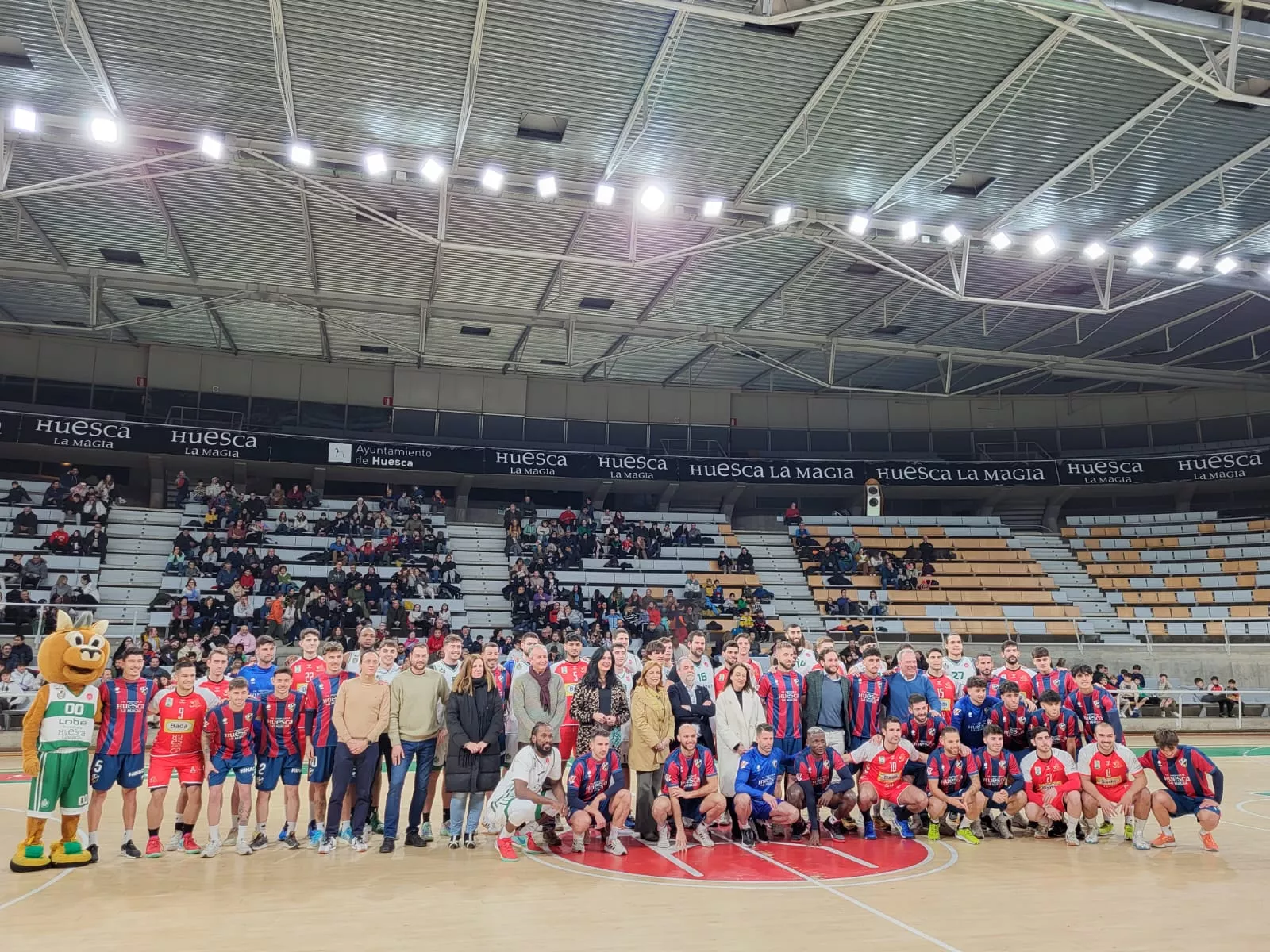 Imágenes de la jornada "Jugando Contra el Cáncer" de Huesca. Foto: Adri Mora