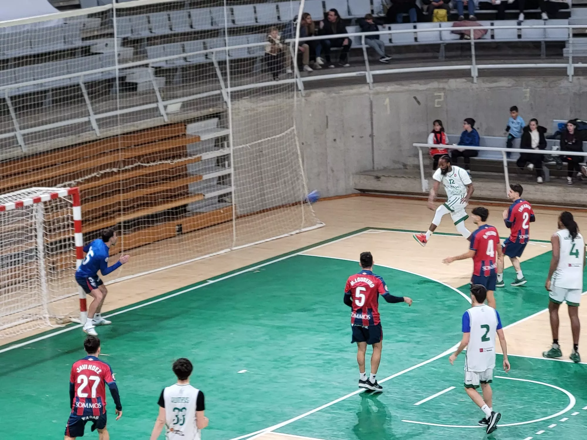 Imágenes de la jornada "Jugando Contra el Cáncer" de Huesca. Foto: Adri Mora