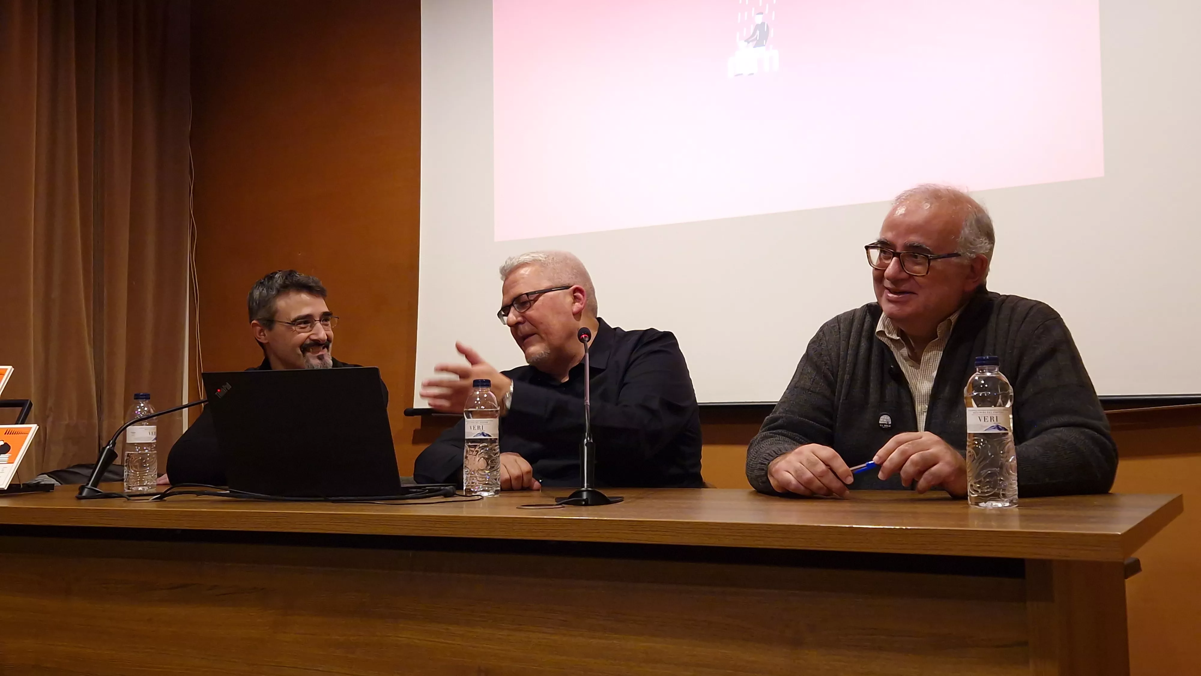 Presentación del libro de Buj y Adiego El hombre que enseñaba a leer. Foto Myriam Martínez