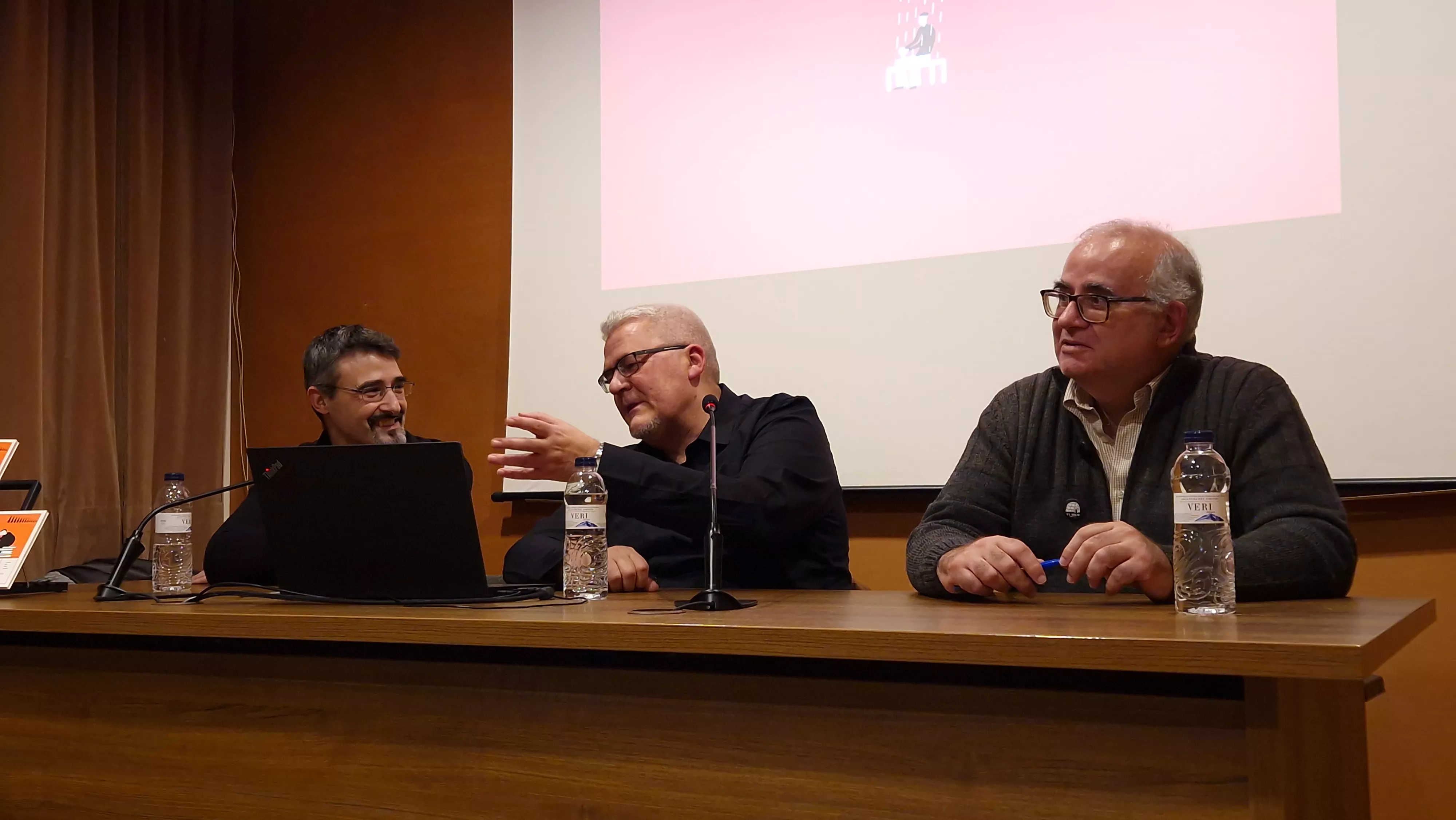 Presentación del libro de Buj y Adiego El hombre que enseñaba a leer. Foto Myriam Martínez
