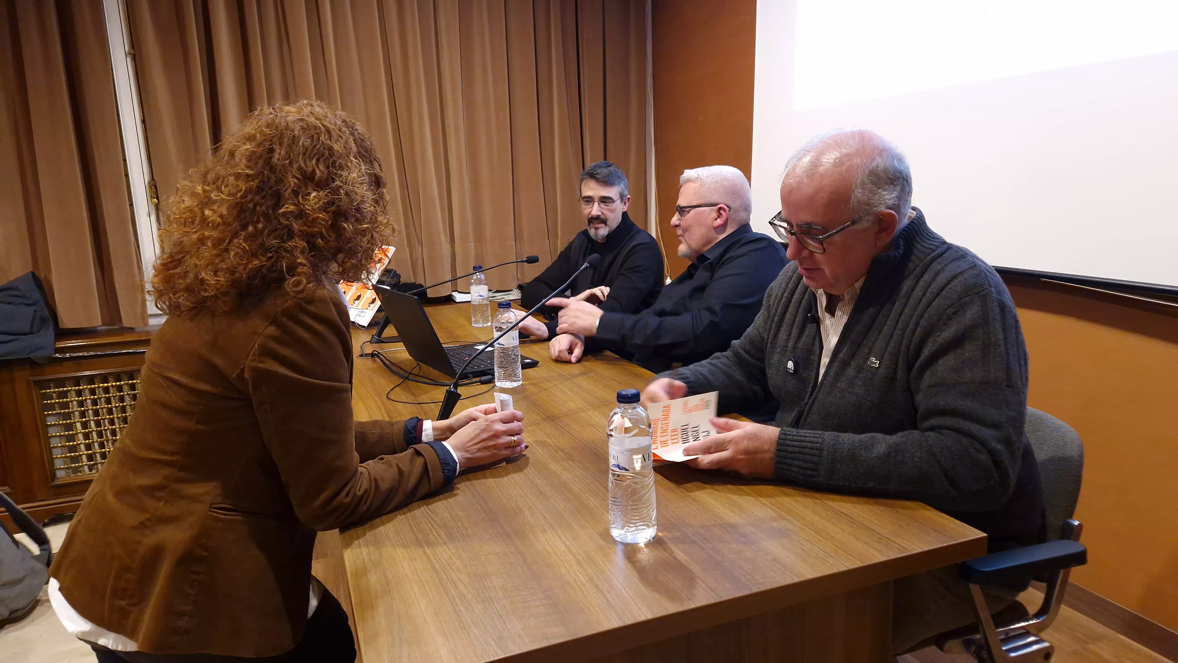 Presentación del libro de Buj y Adiego El hombre que enseñaba a leer. Foto Myriam Martínez