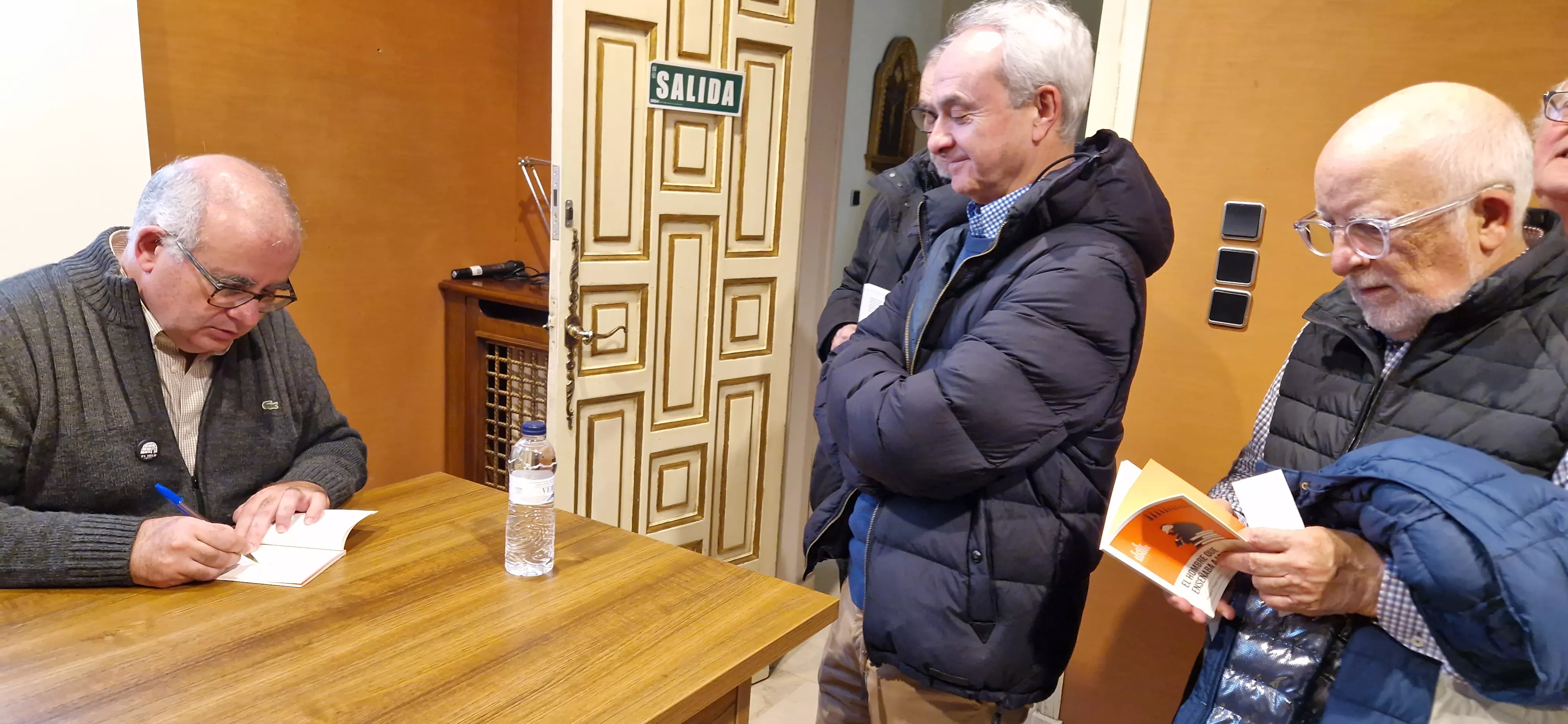 Presentación del libro de Buj y Adiego El hombre que enseñaba a leer. Foto Myriam Martínez