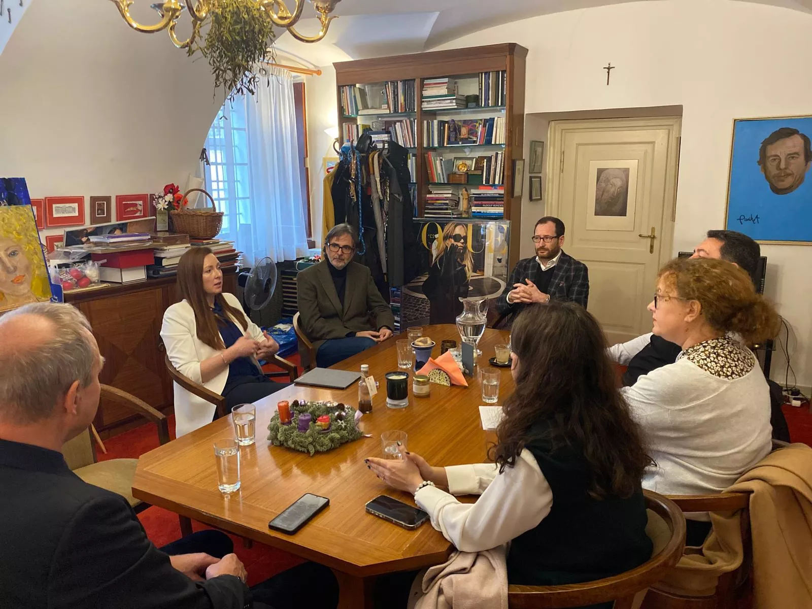 Comitiva oscense en la Biblioteca Havel de Praga y Bohemia central