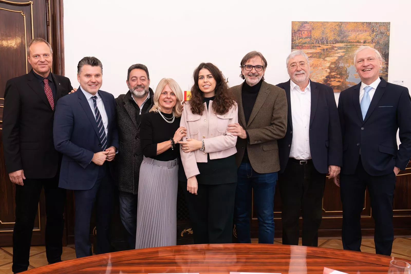 Dusan Popelca (COCERC), Milan Vácha (consejero de Educación de Bohemia Central), Veronika Kellnerová (alcaldesa de Lídice) y Vlatislav Jánik (director de museos de Bohemia) con la delegación oscense