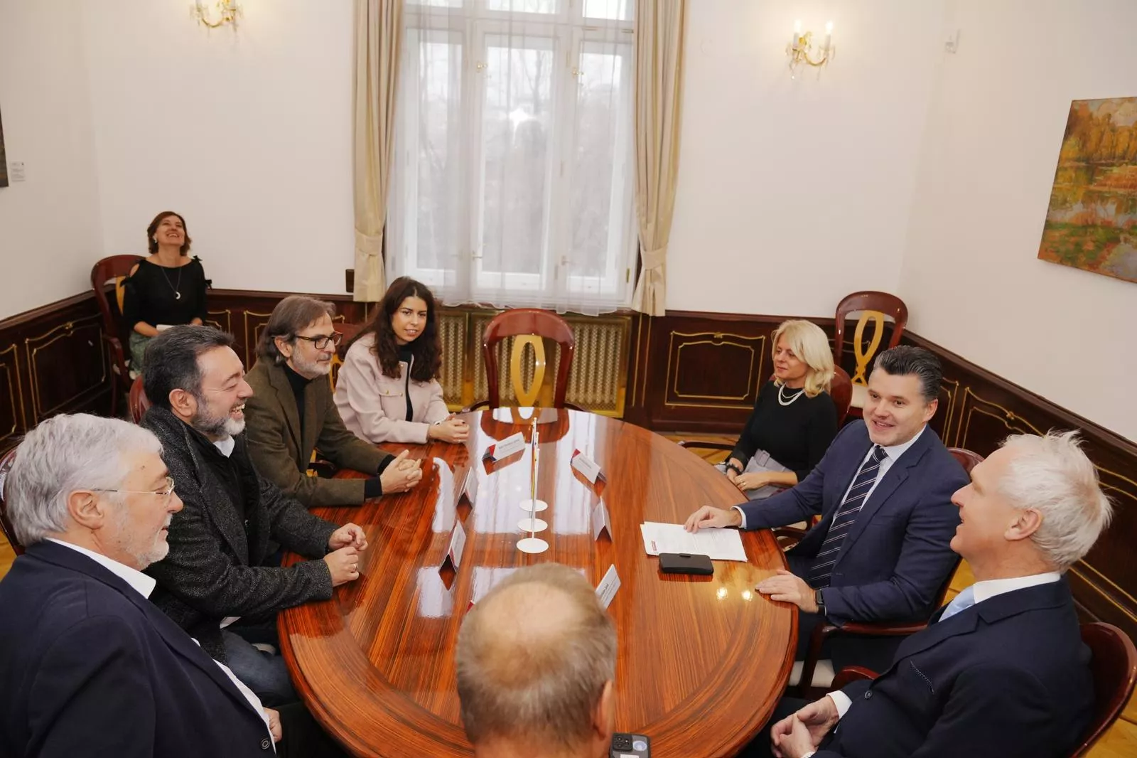 Comitiva oscense en la Biblioteca Havel de Praga y Bohemia central