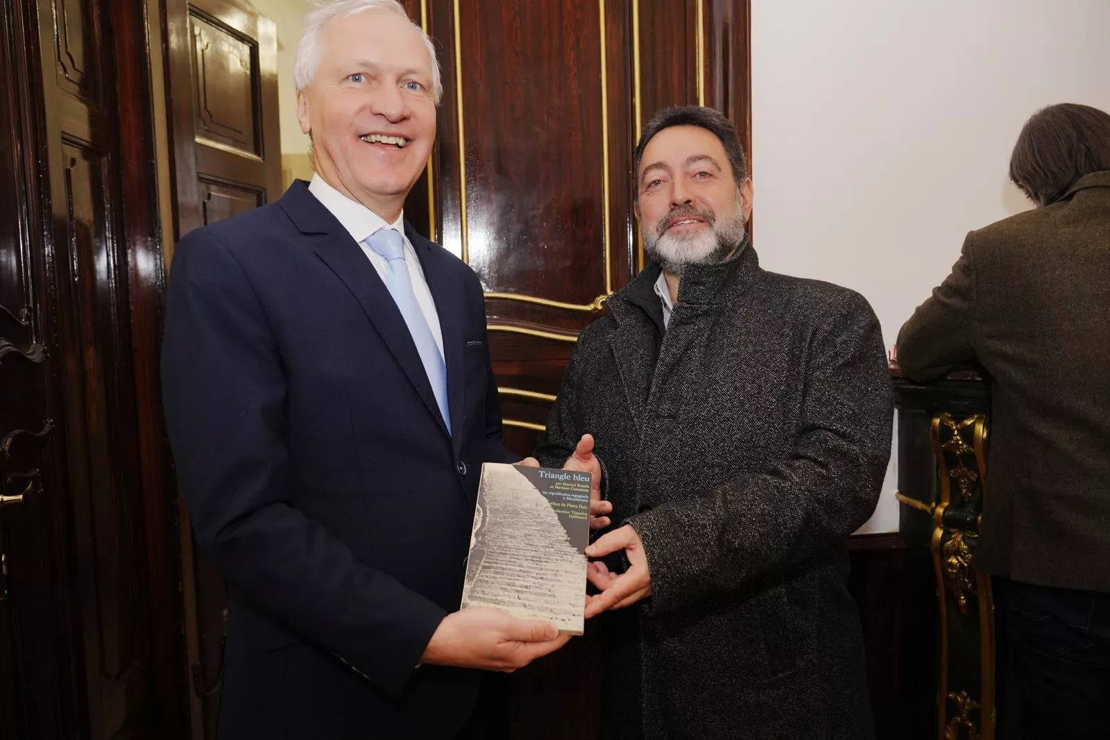 Comitiva oscense en la Biblioteca Havel de Praga y Bohemia central