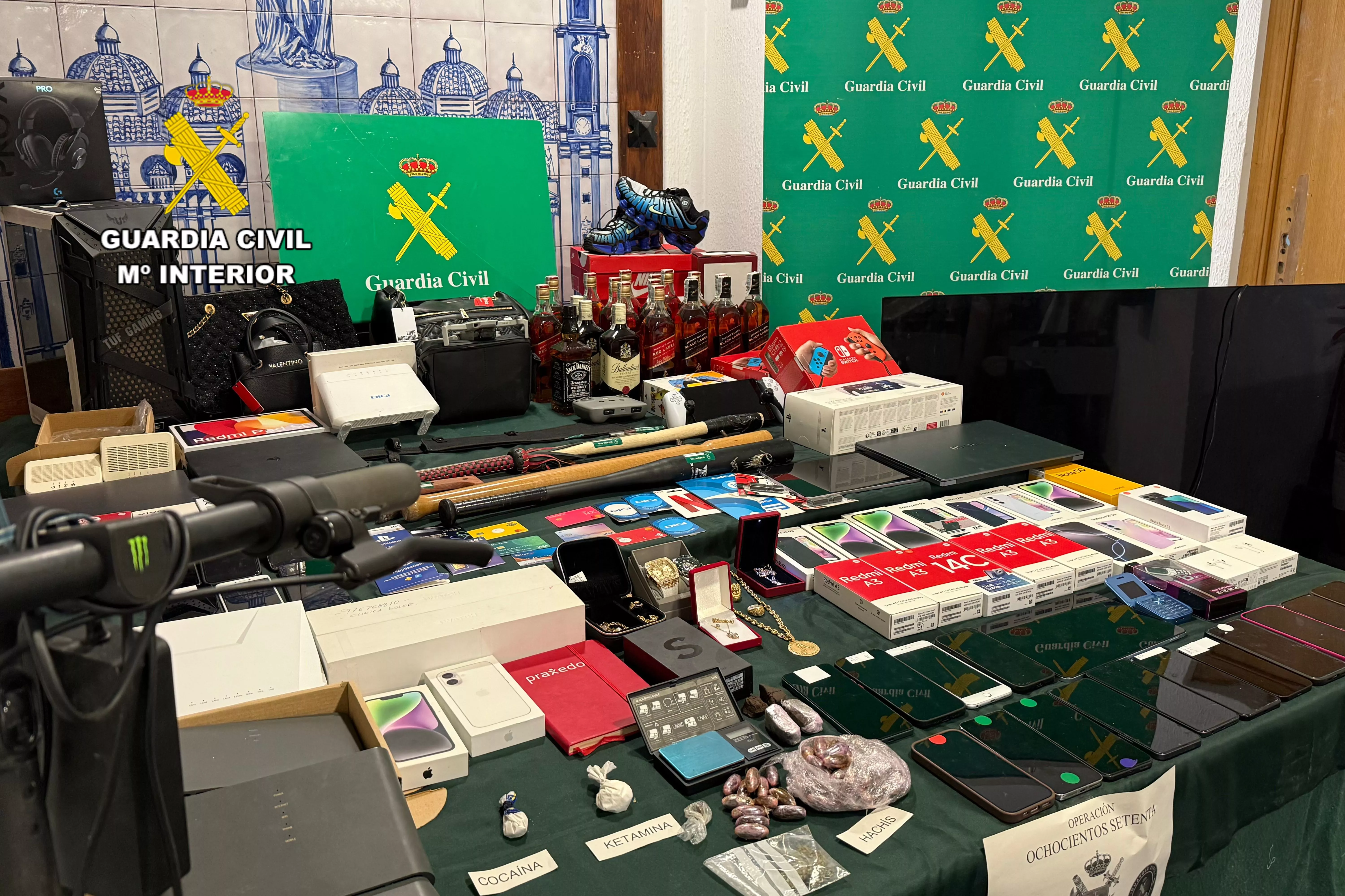 Material requisado a la organización criminal en la Operación Ochocientos Setenta