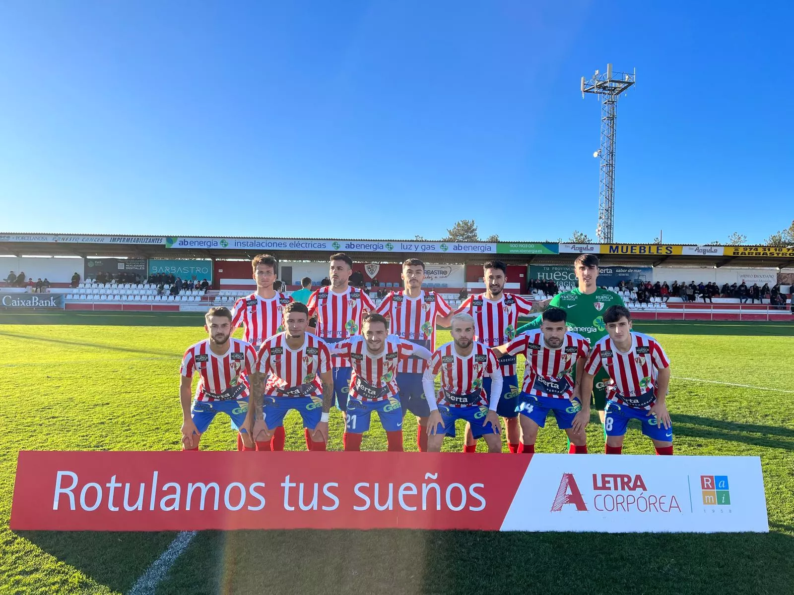 Once del Barbastro ante el Tudelano. Foto: Adri Mora