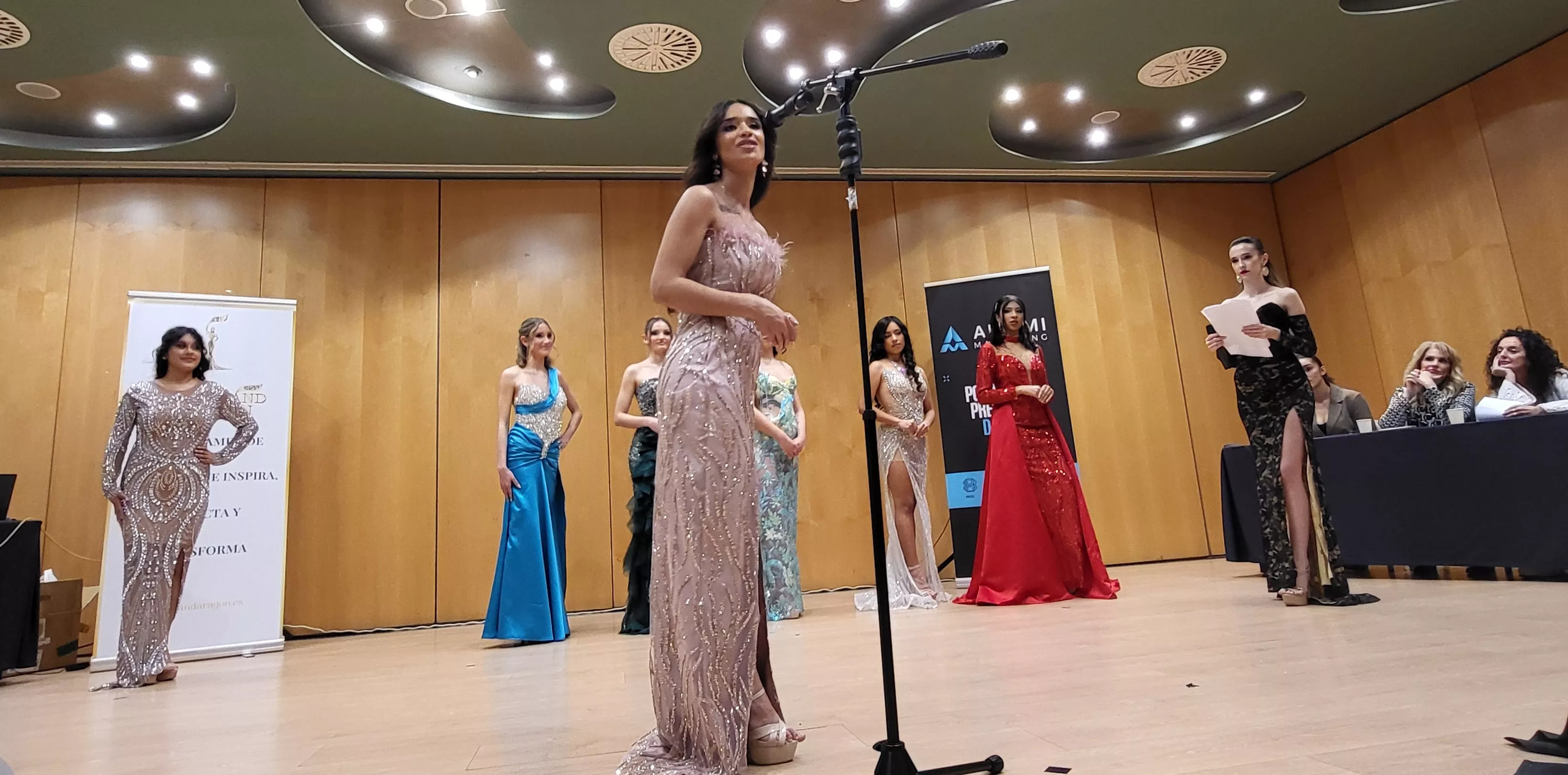 Gala para elegir a las representantes de Huesca en Miss Grand Aragón. Foto Mercedes Manterola