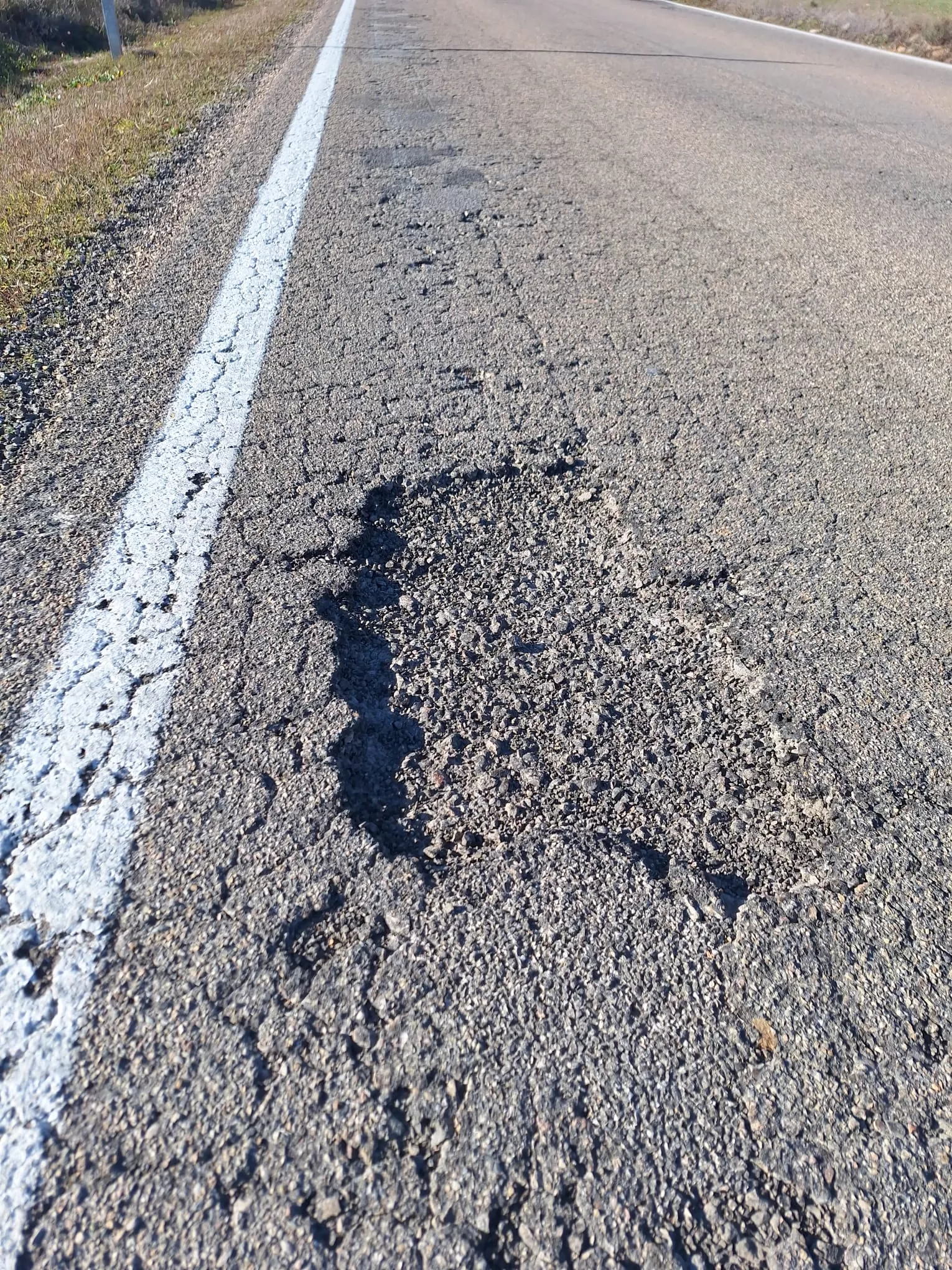 Mal estado de la carretera A-131 entre Huesca y Sariñena