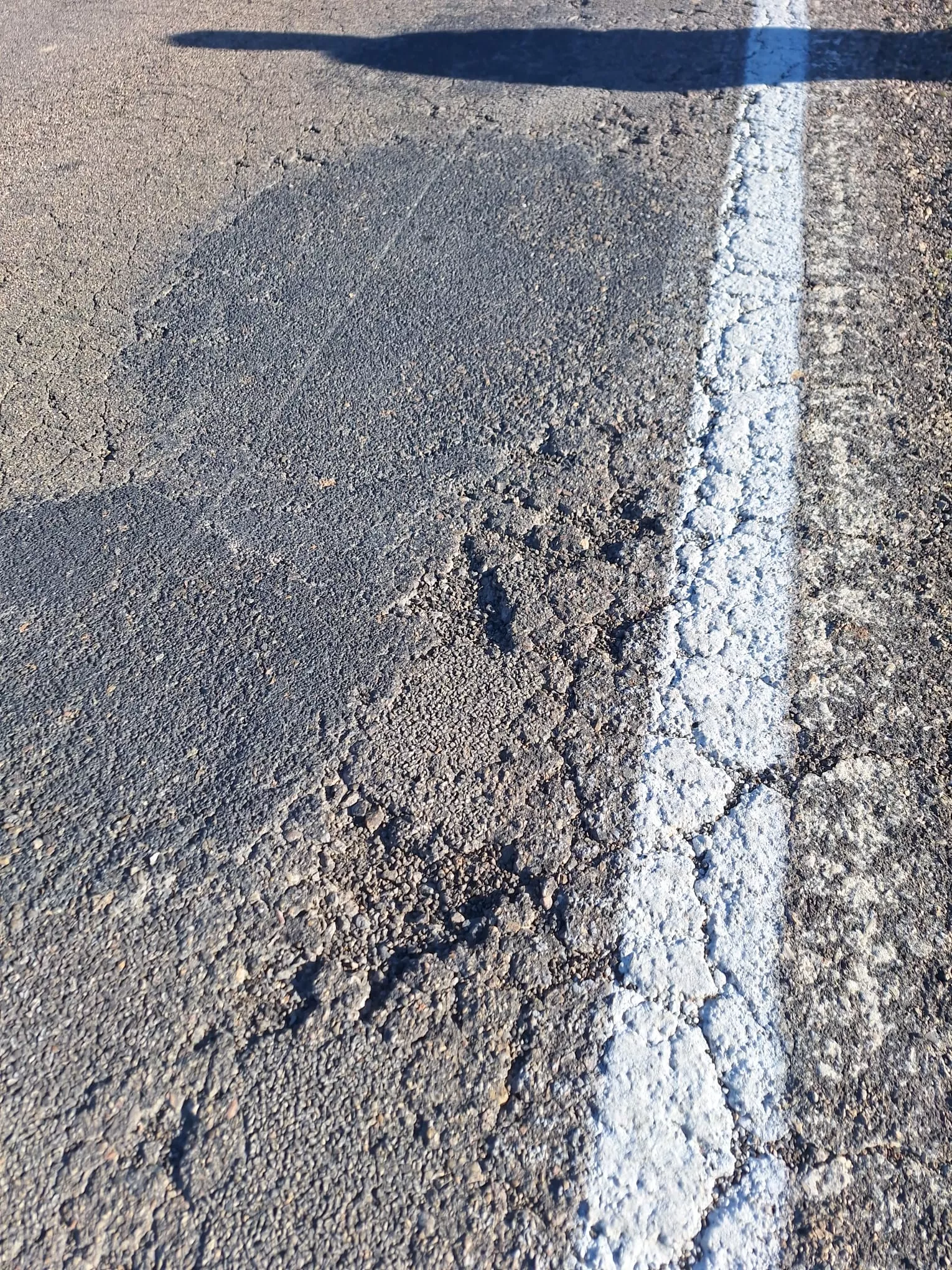 Mal estado de la carretera A-131 entre Huesca y Sariñena