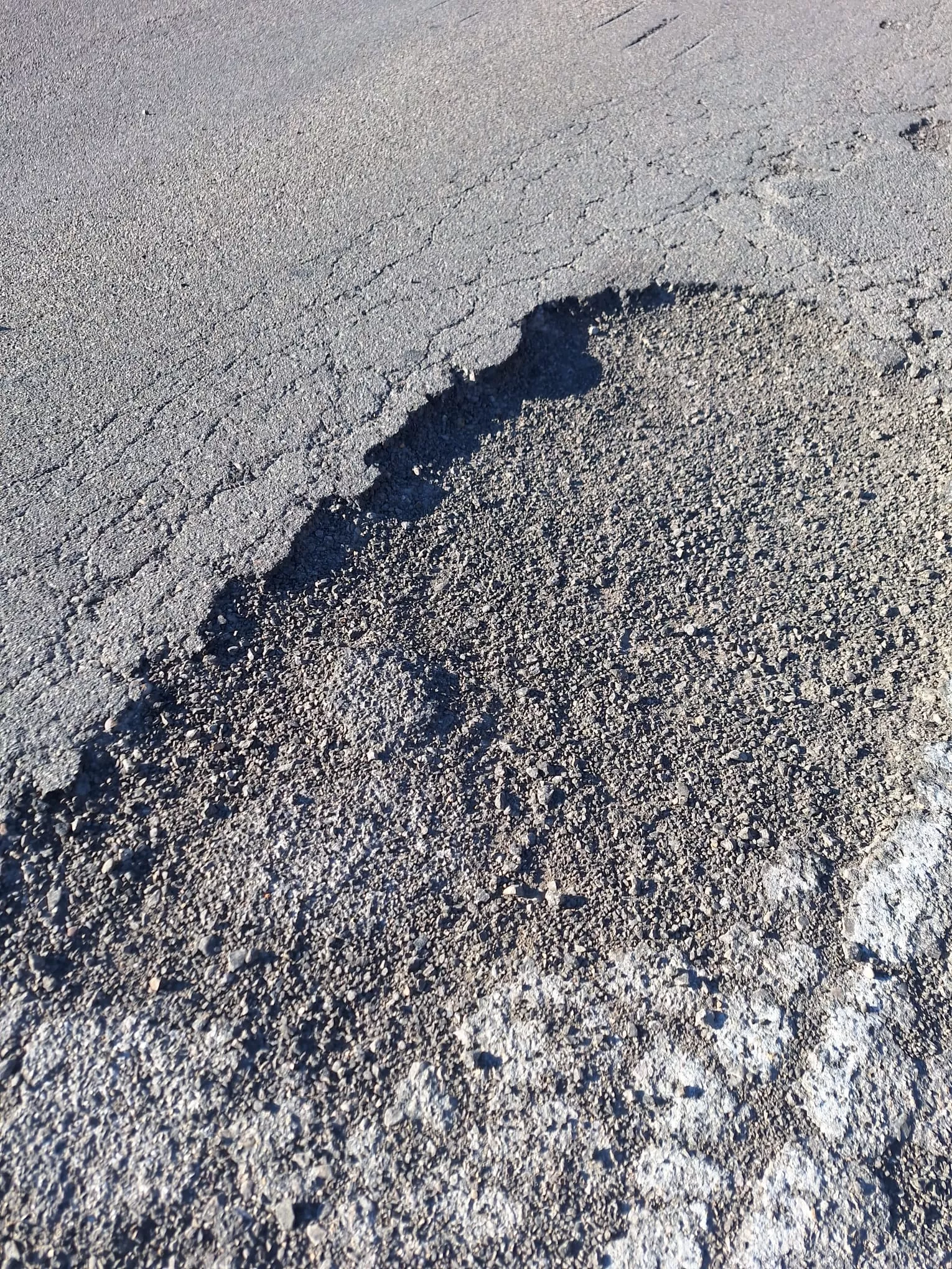 Mal estado de la carretera A-131 entre Huesca y Sariñena