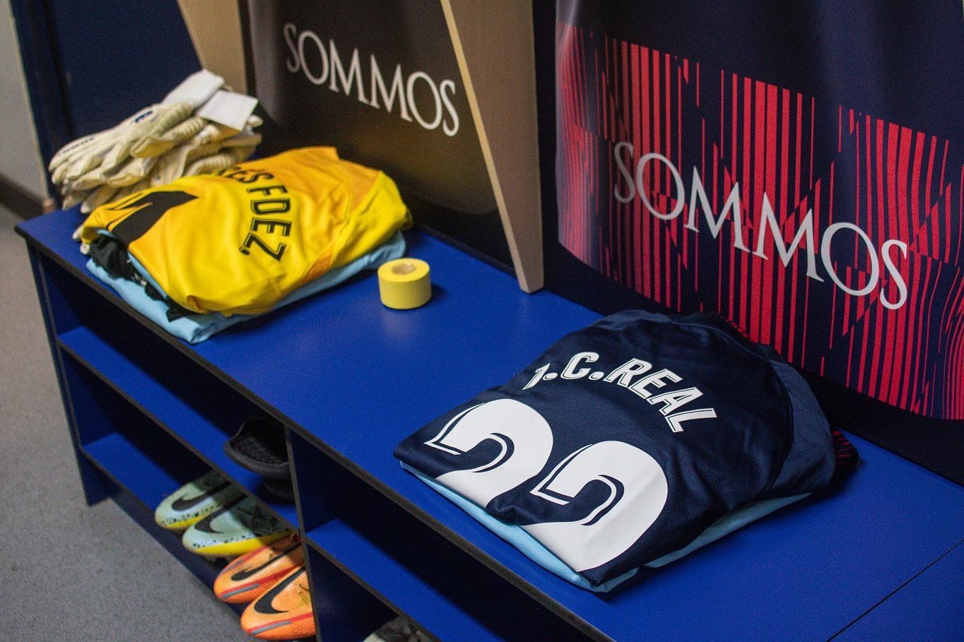 El vestuario de la SD Huesca, preparado antes de recibir al Andorra. Foto: @sdhuesca