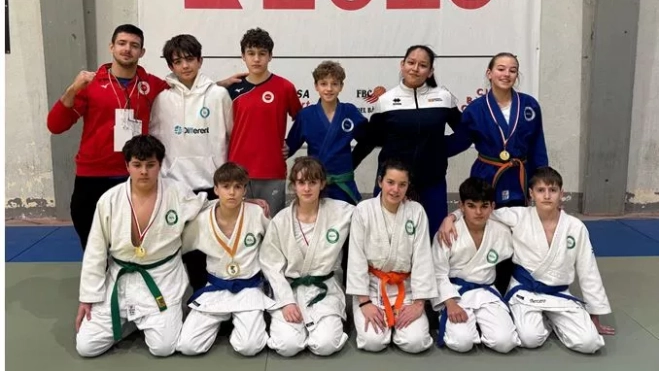 Judocas de la Escuela Ibón en Tortosa. Judocas de la Escuela Ibón en Tortosa.