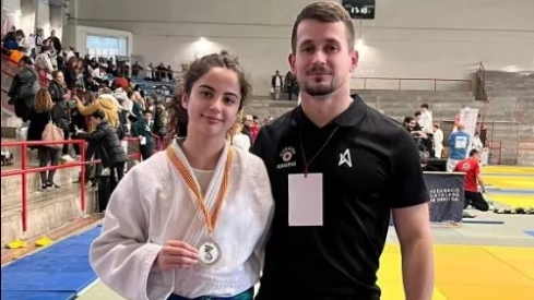 La jacetana África Arrocha con su medalla de plata. La jacetana África Arrocha con su medalla de plata.