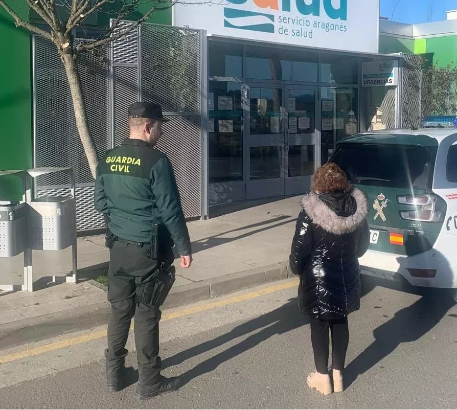 Rápida y eficaz actuación de auxilio de la Guardia Civil a una mujer herida por una caída en su casa en Binéfar.