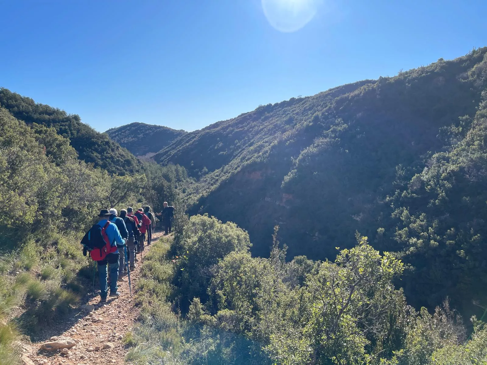 Barrancos, cuevas y bosques por la falda de Guara. Foto Peña Guara