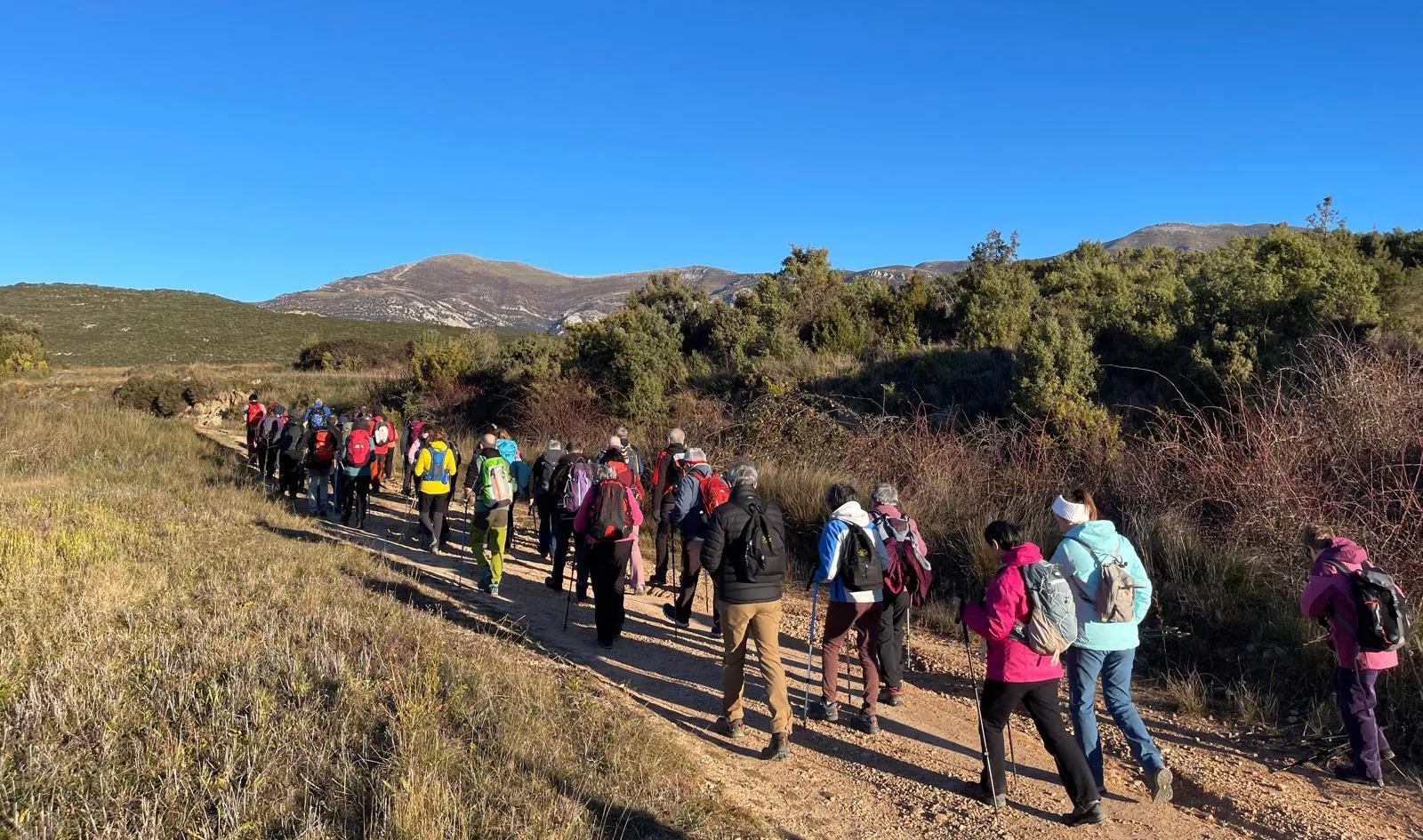 Barrancos, cuevas y bosques por la falda de Guara. Foto Peña Guara