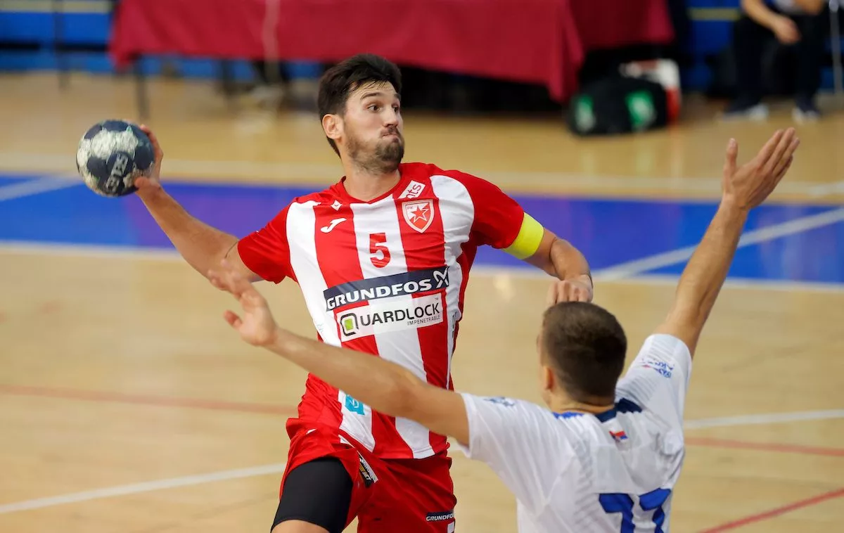 Drasko Nenadic refuerza el lateral izquierdo de Bada Huesca