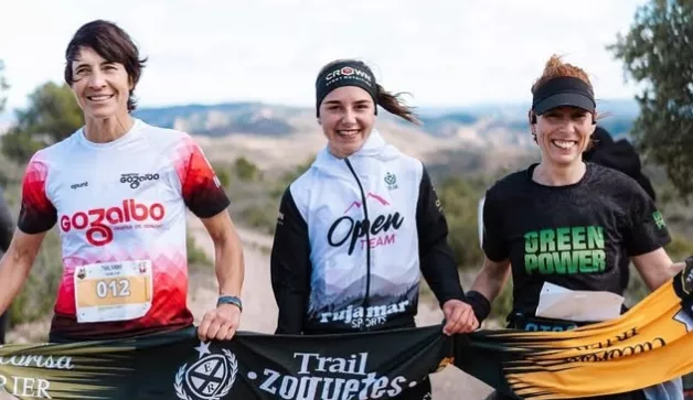 Carrodilla Cabestre en el centro de la imagen tras ganar la Trail Zoquetes.