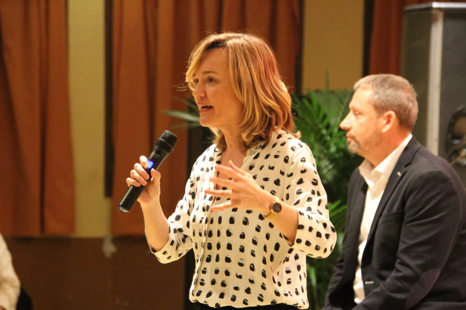 Pilar Alegría en Sariñena. Foto Carlos Neofato