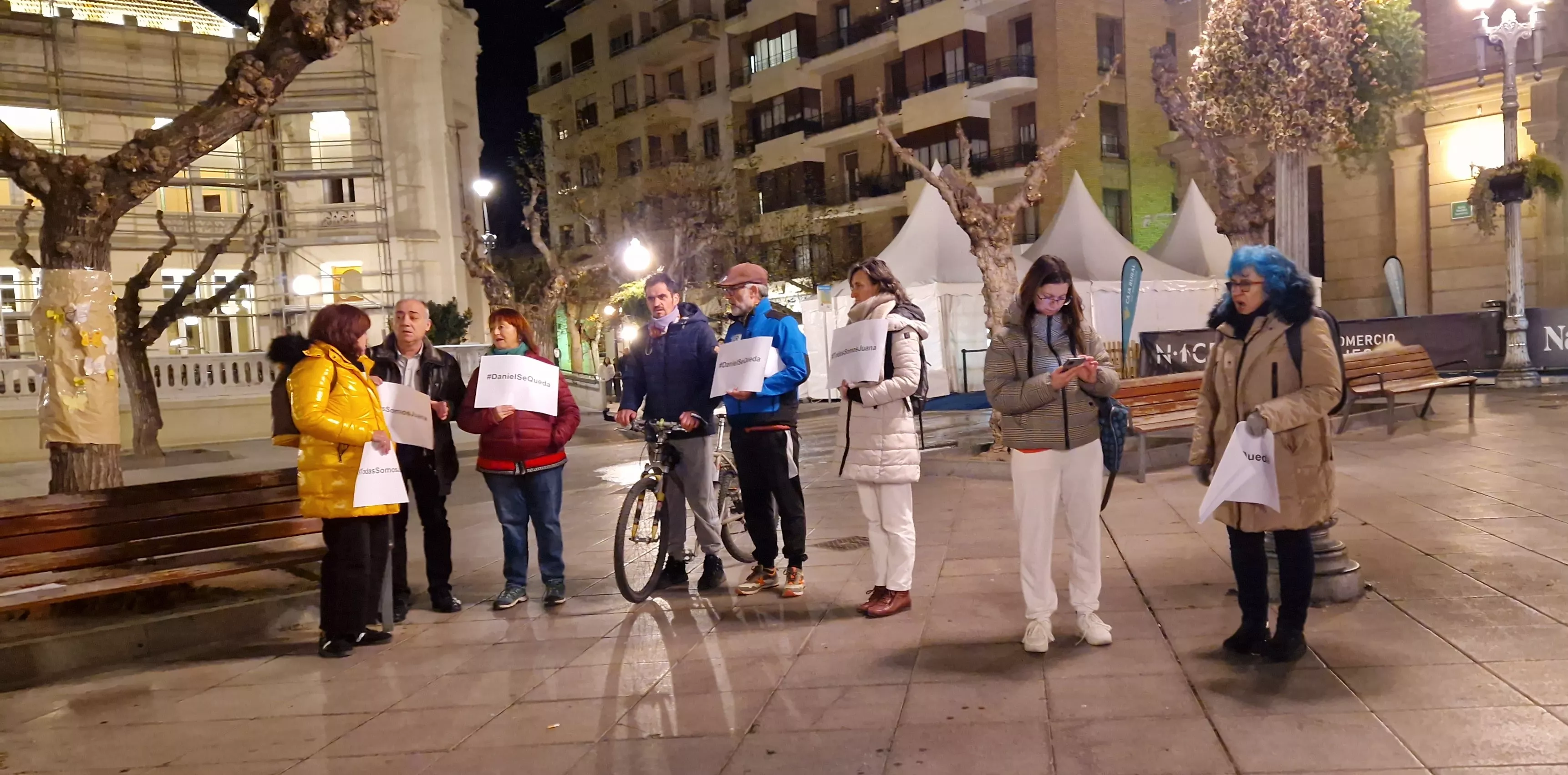 Concentración en Huesca en apoyo a Juana Rivas y su hijo Daniel. Foto Myriam Martínez 