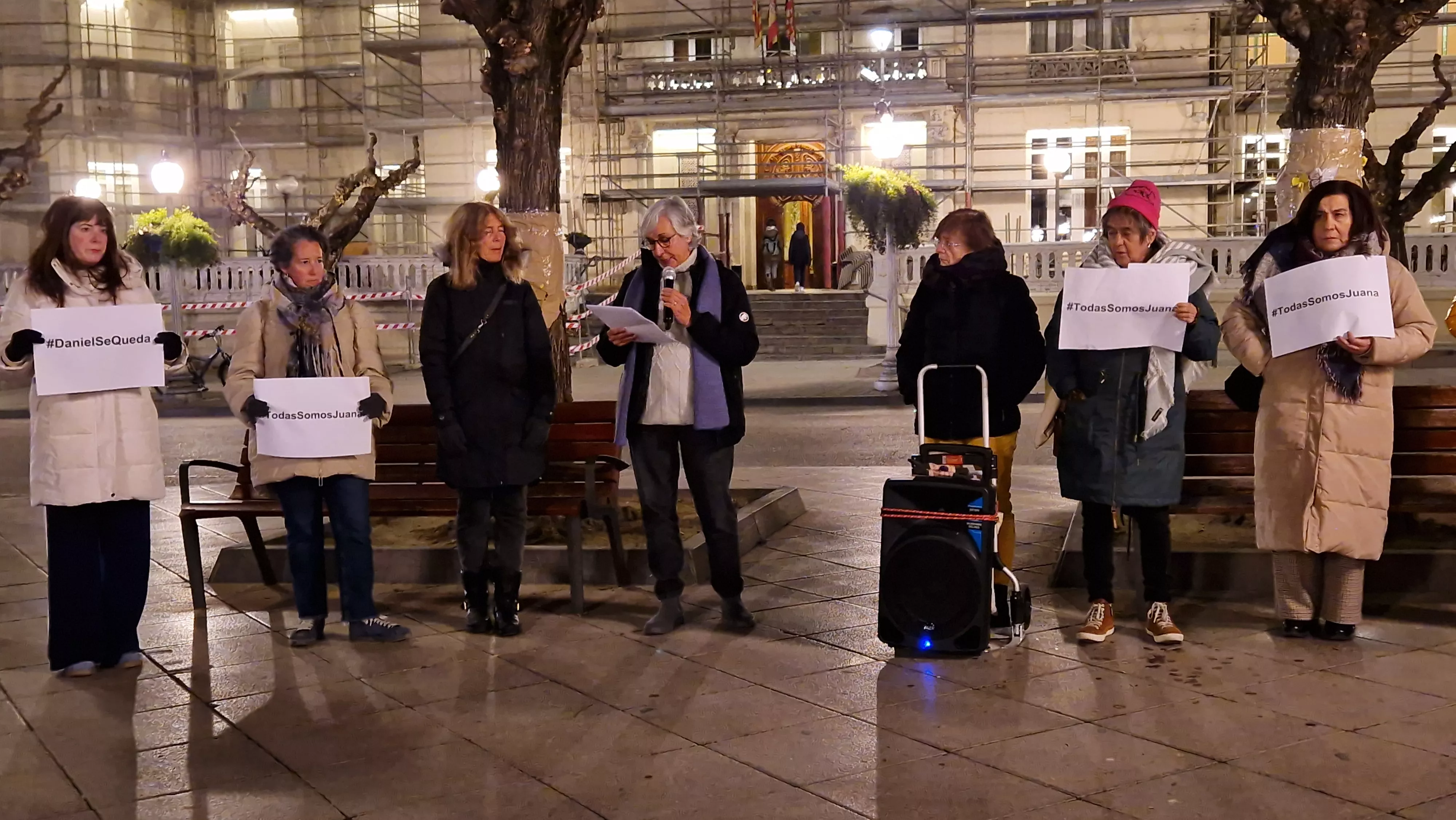 Concentración en Huesca en apoyo a Juana Rivas y su hijo Daniel. Foto Myriam Martínez 