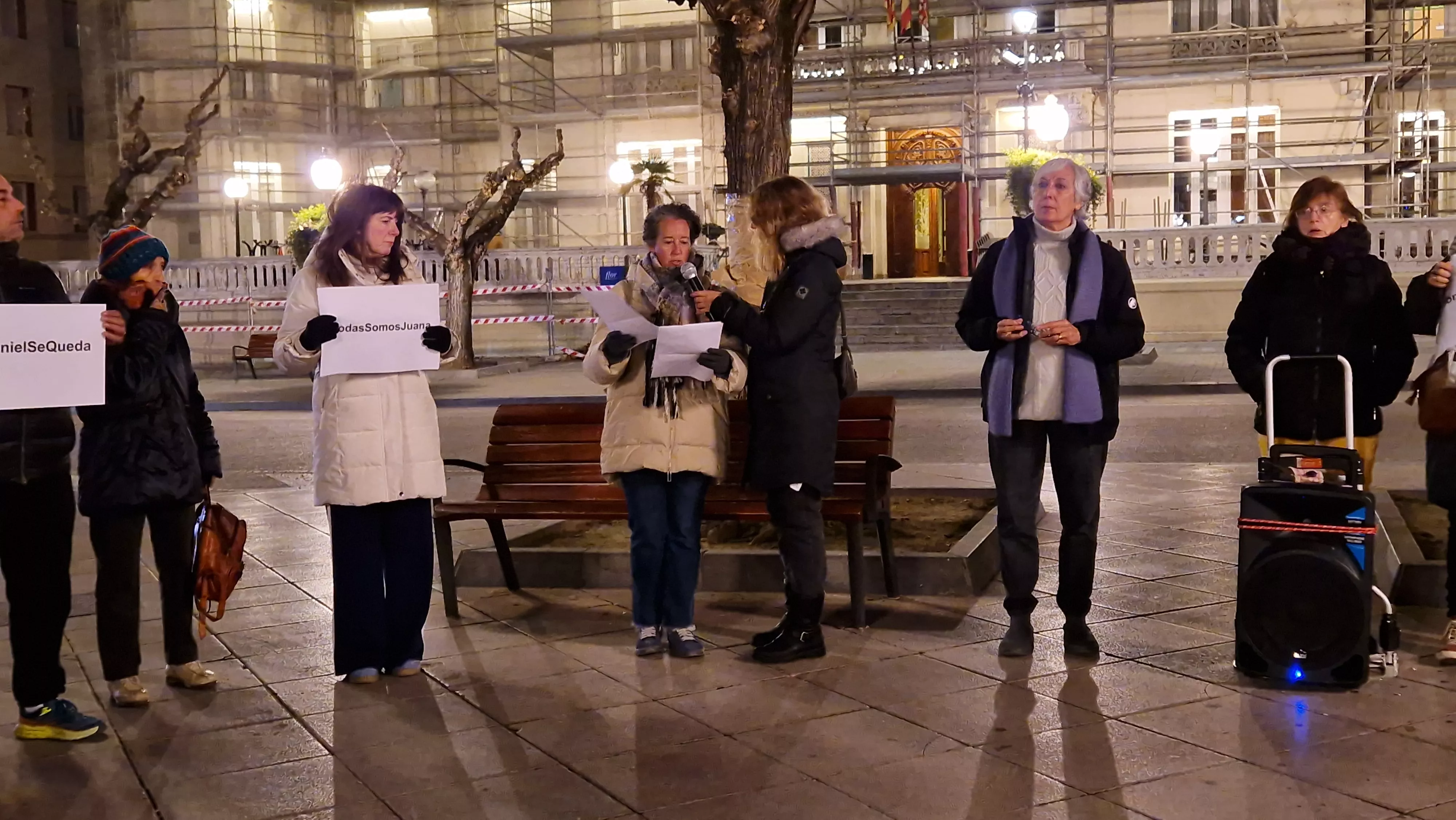Concentración en Huesca en apoyo a Juana Rivas y su hijo Daniel. Foto Myriam Martínez 