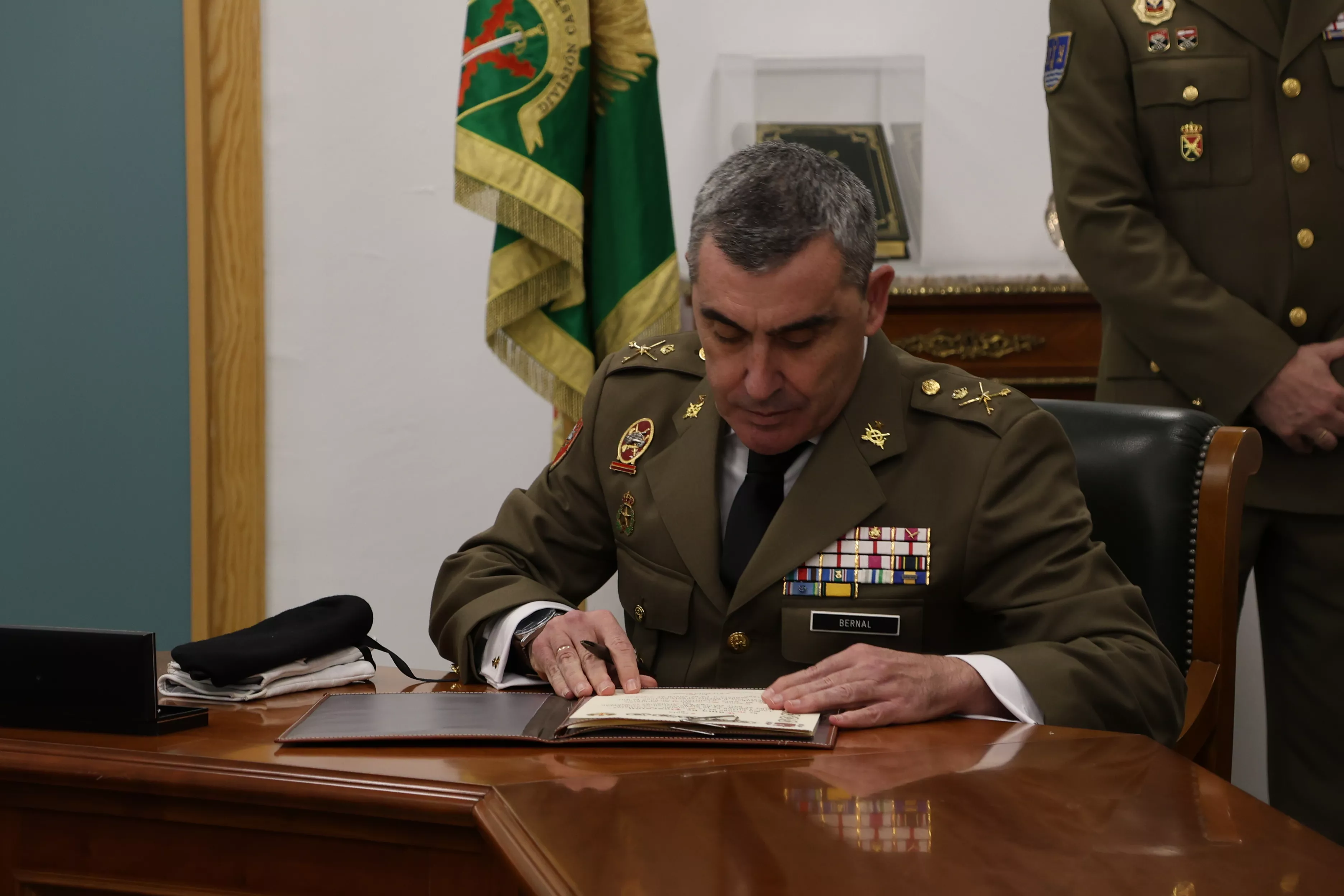Toma de posesión del general Cepeda como jefe de la División Castillejos. Foto División Castillejos