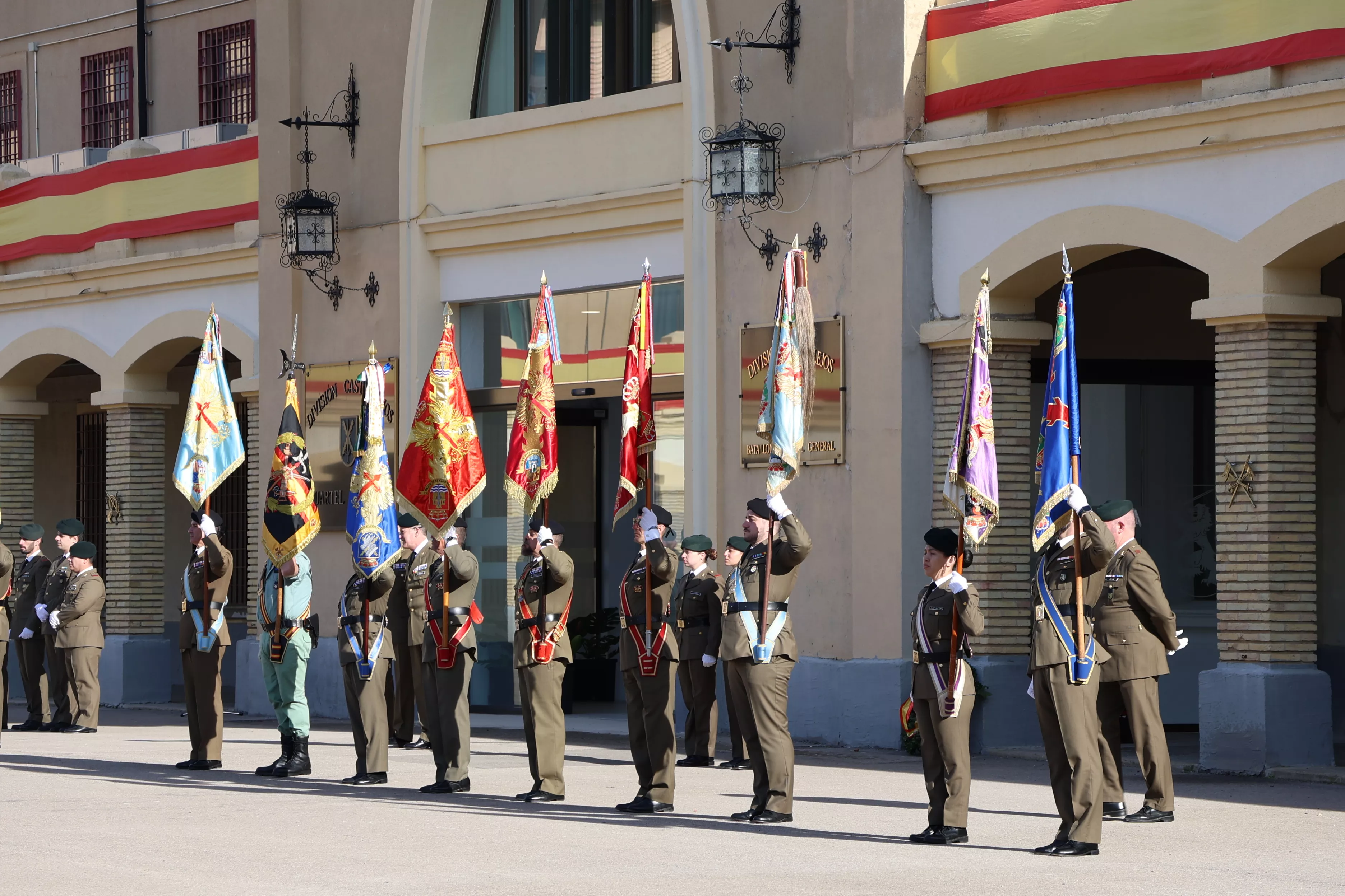 Toma de posesión del general Cepeda como jefe de la División Castillejos. Foto División Castillejos