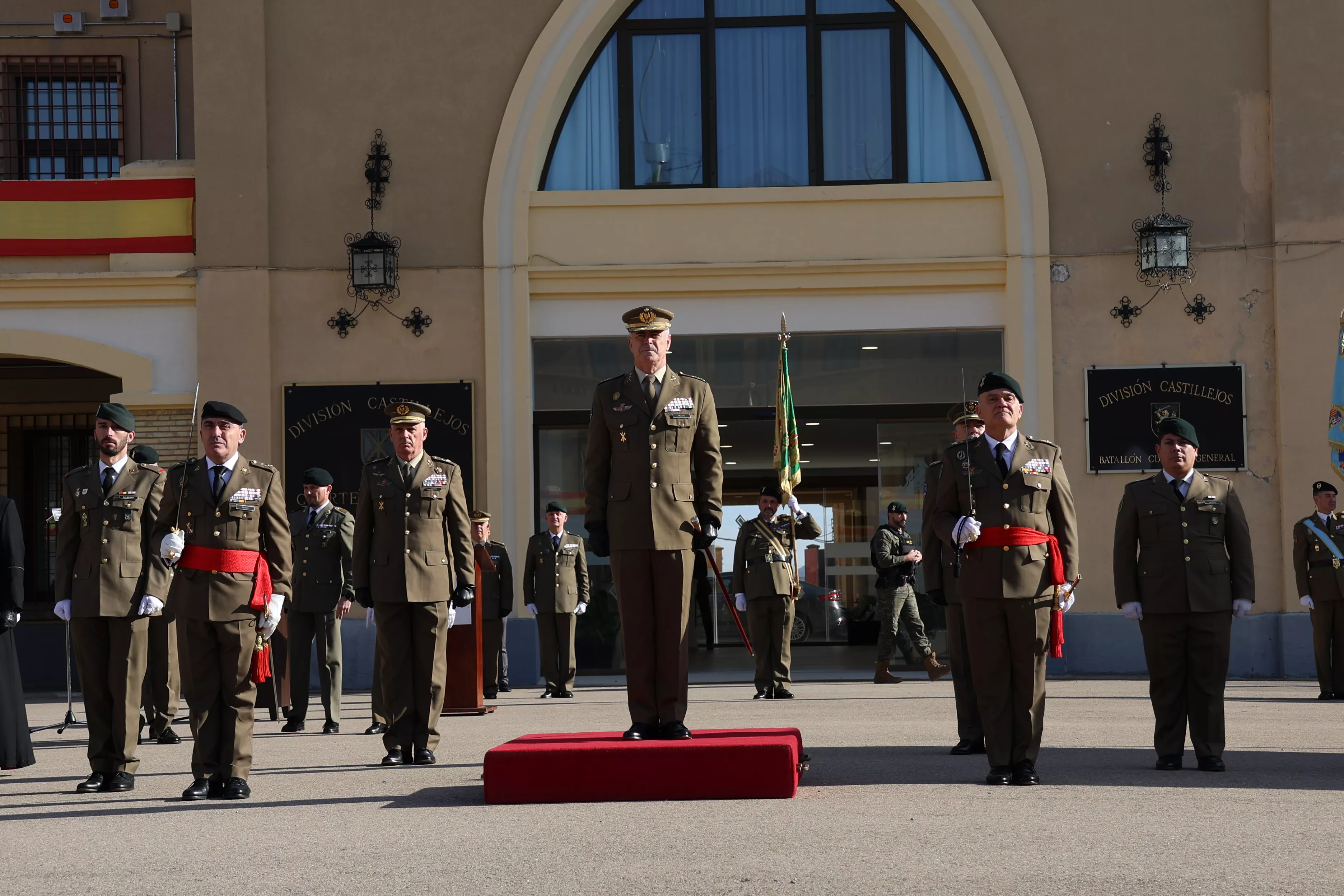 Toma de posesión del general Cepeda como jefe de la División Castillejos. Foto División Castillejos
